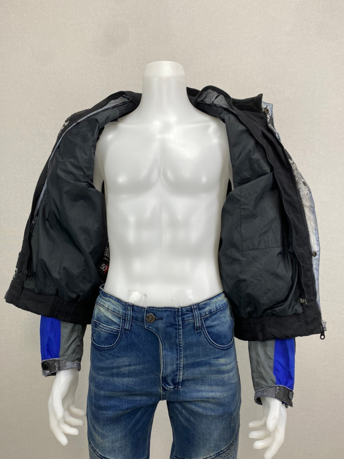 เสื้อขี่มอเตอร์ไซด์( มือสอง) RCS 842: อก 50" ยาว 24" ** Dainese** (ไม่การ์ดหลัง)