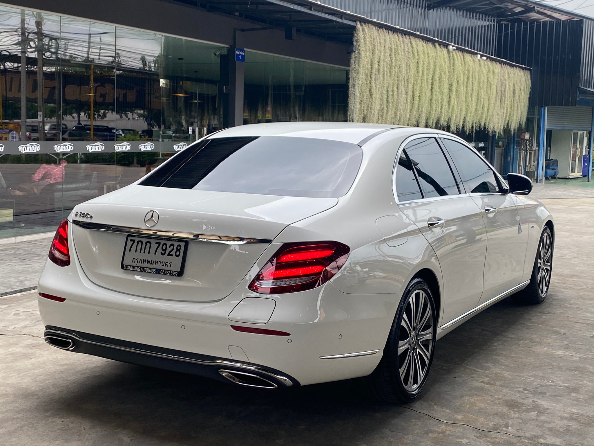 Mercedes Benz E350e Exclusive ปี 2017