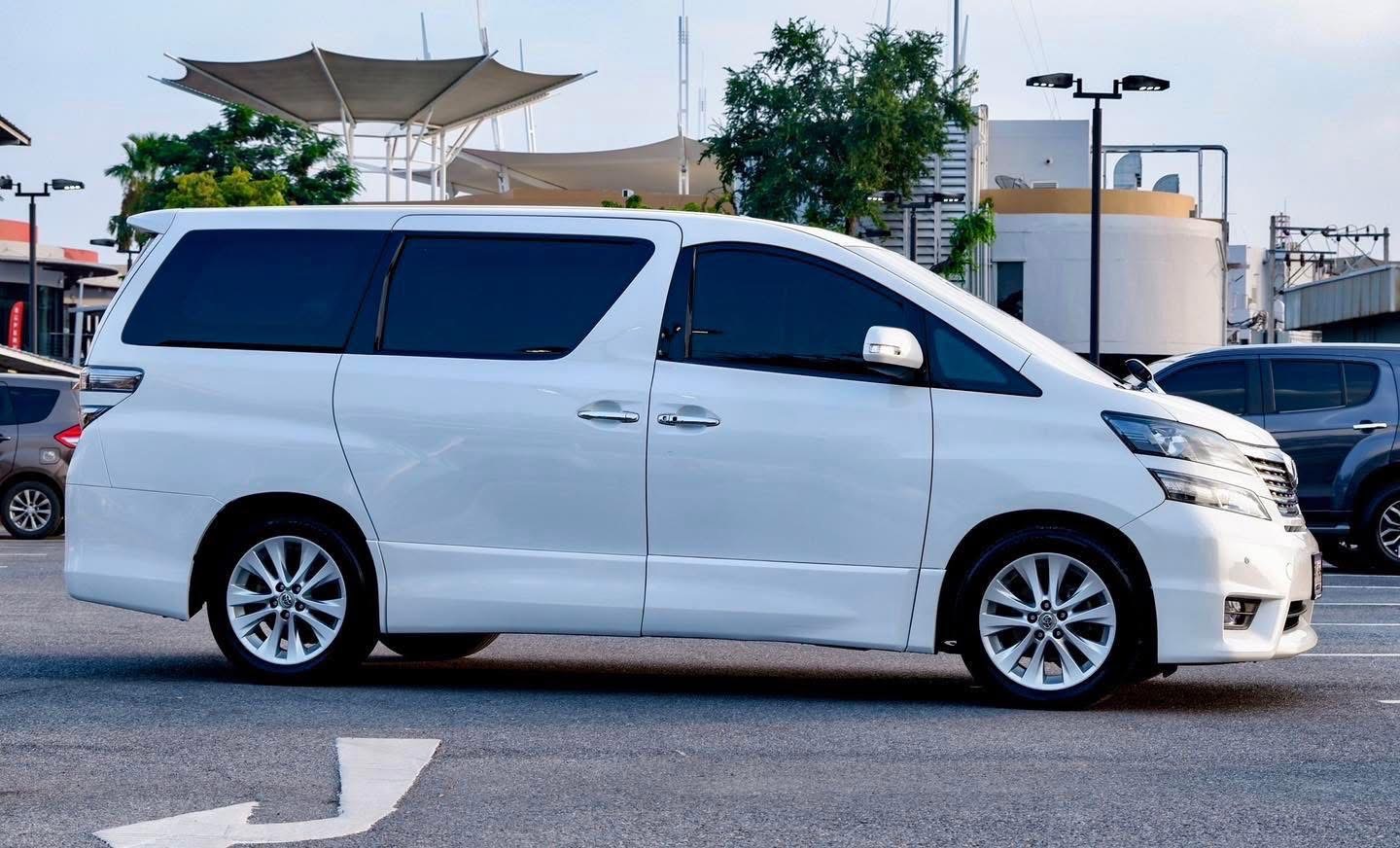 Toyota Vellfire 2.4 Z-Edition ปี 2010