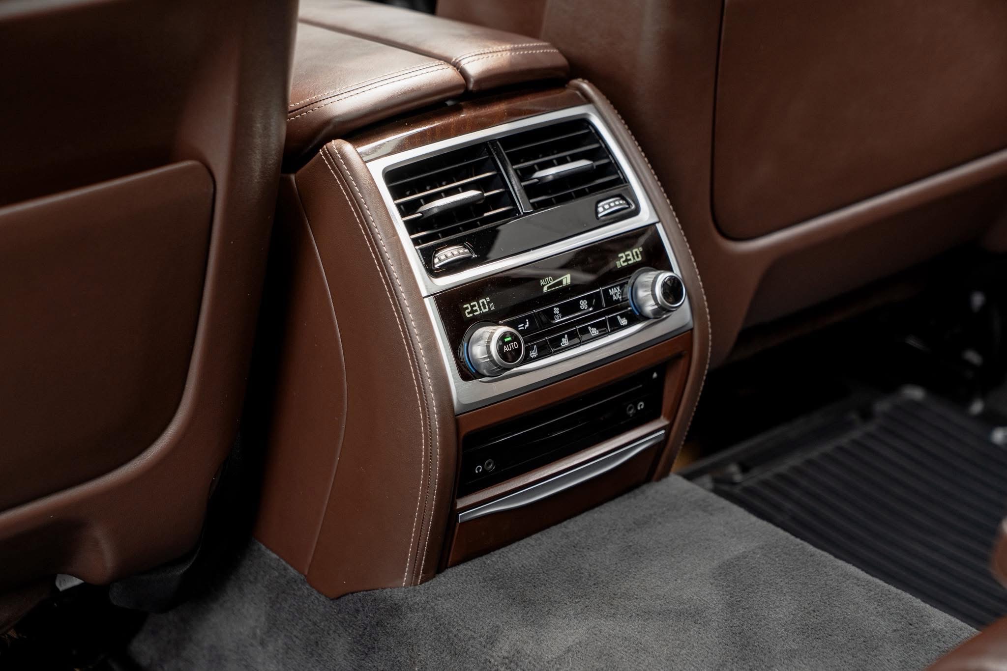 BMW 740Li Pure Excellence ปี 2017