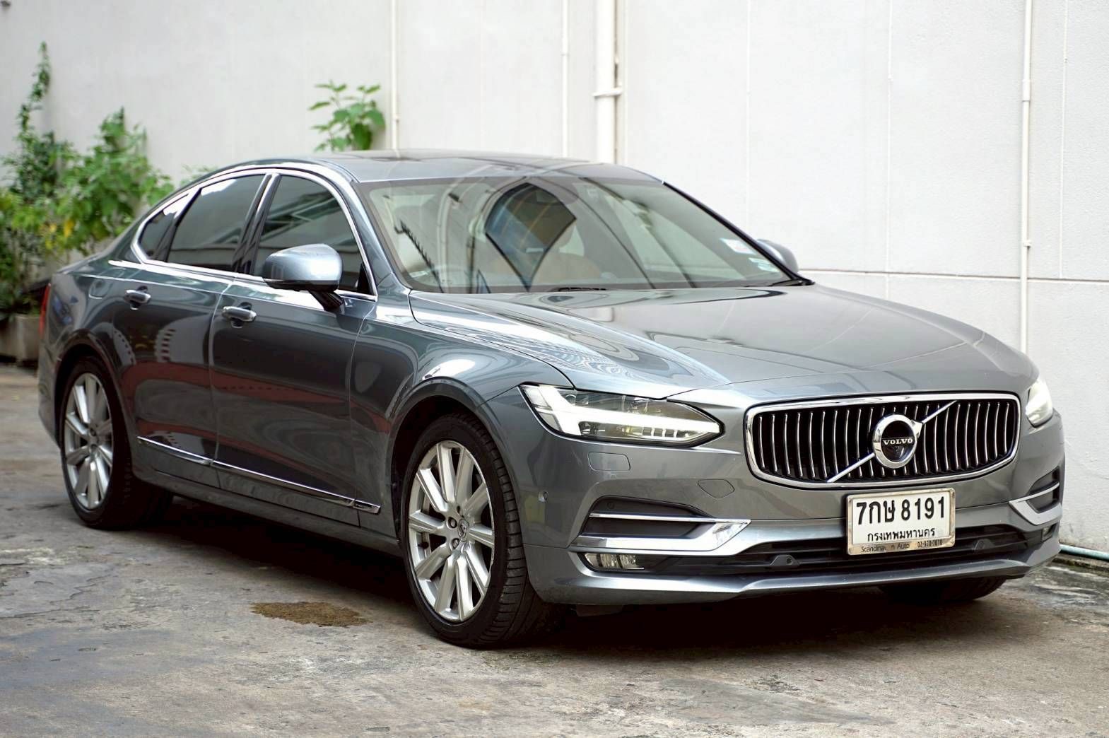 Volvo S90 D4 Inscription ปี 2017
