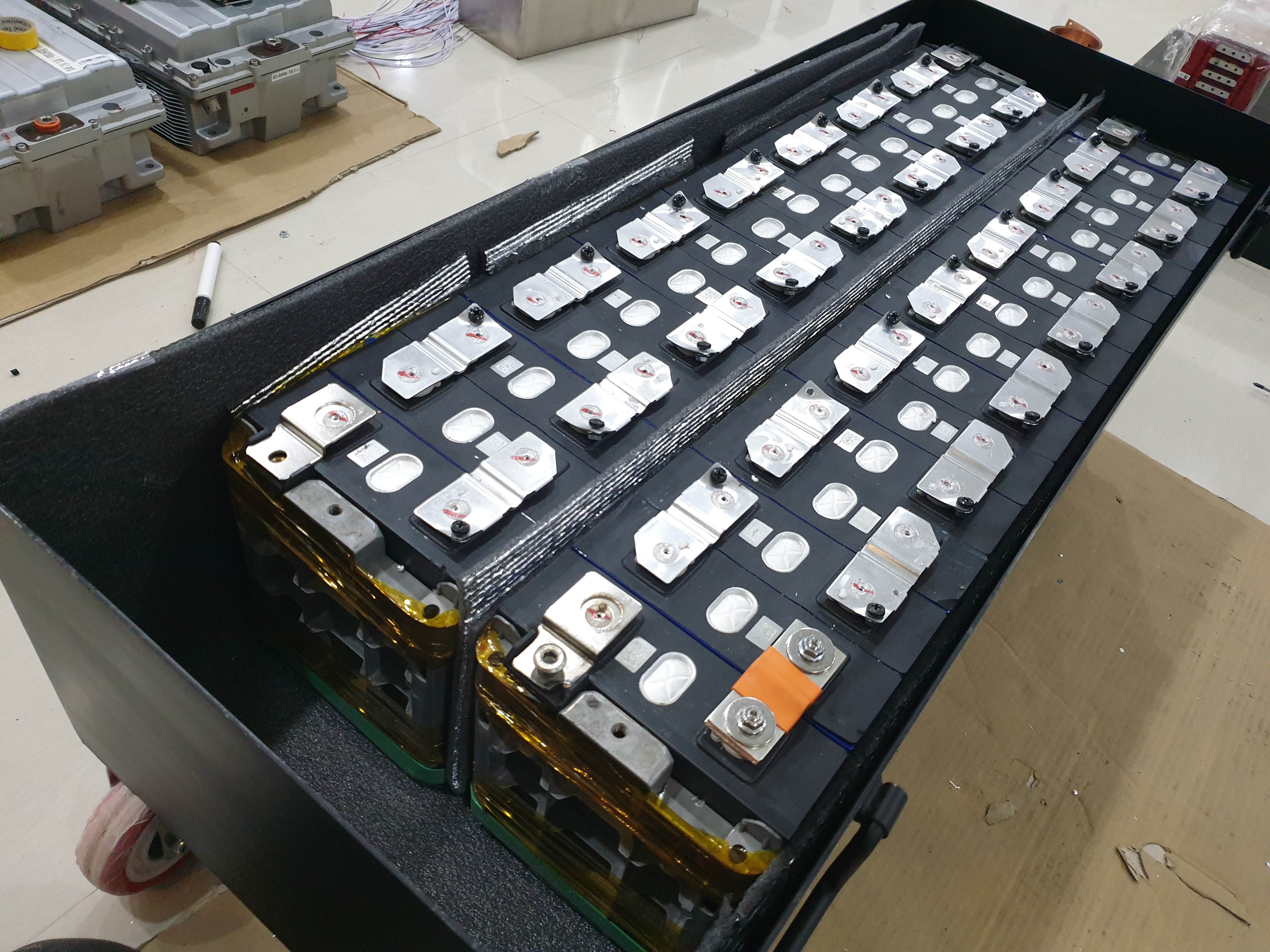LIthium battery แบตเตอรี่โซล่าเซลล์ 48v 400Ah ใช้งานต่อเนื่อง 200a