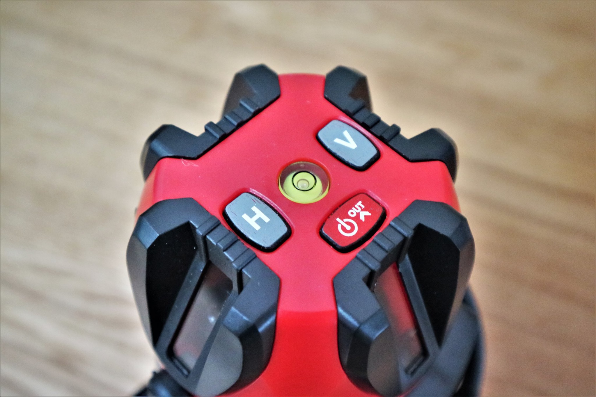 BERALA เครื่องวัดระดับเลเซอร์ 5 พร้อมขาตั้งวัดระดับ