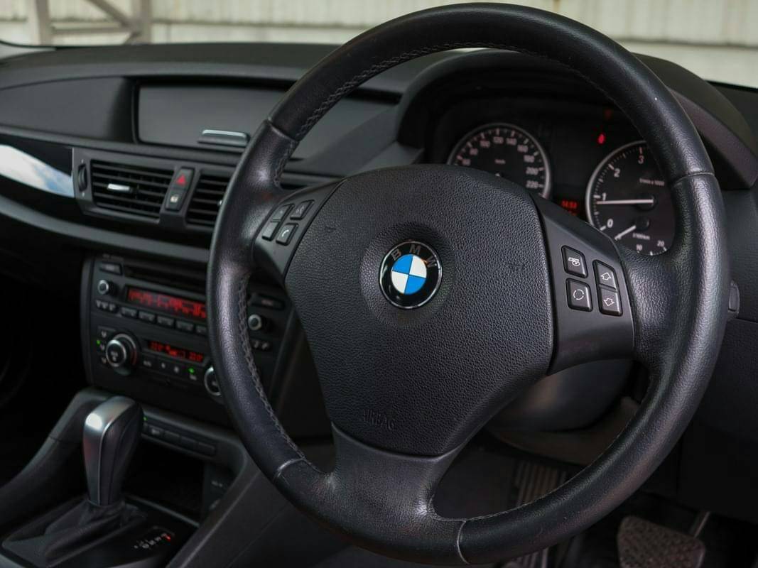 BMW X1 sDrive18i X-line ปี 2013