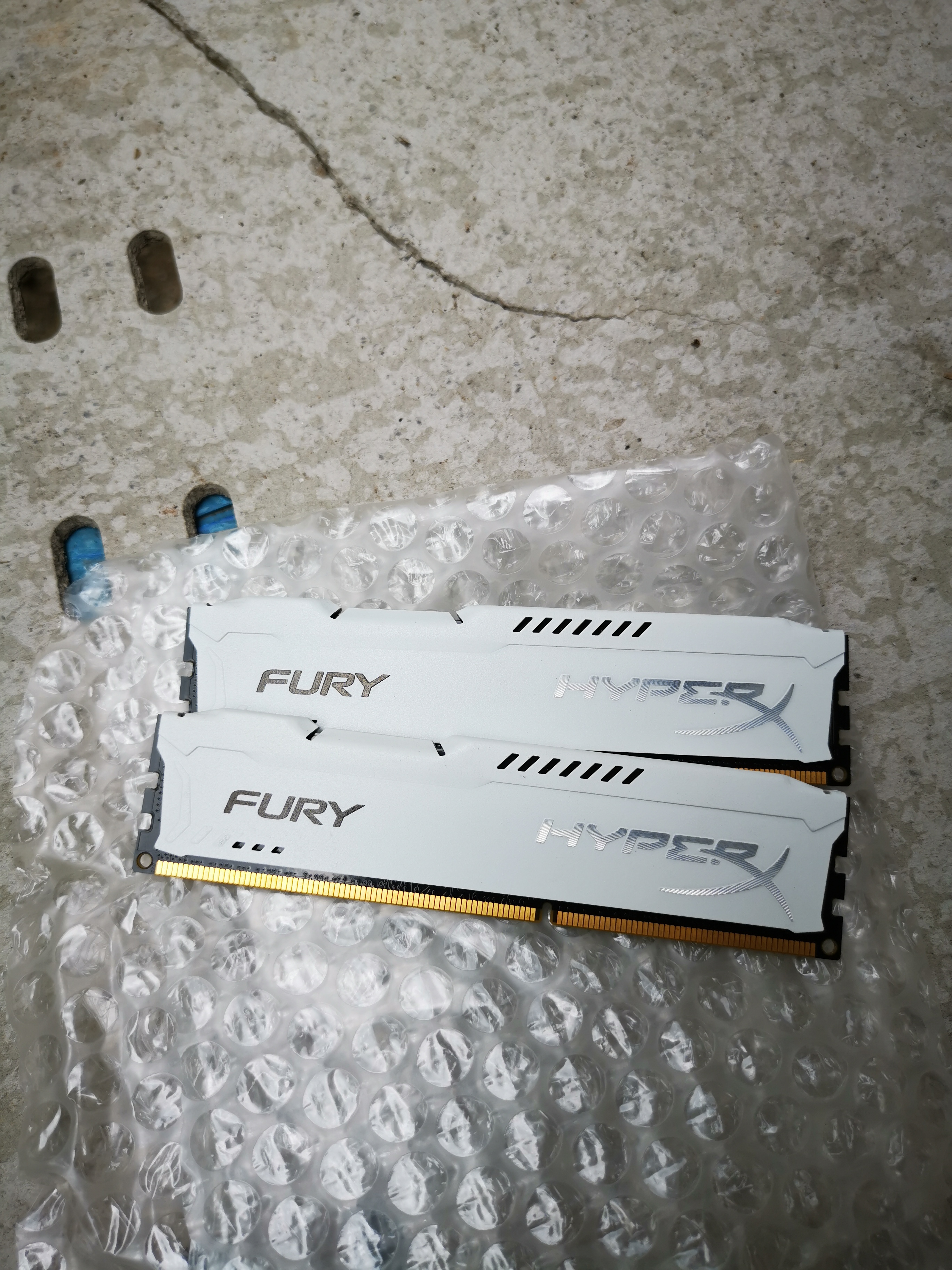 Ram Kingston Hyper X DDR3 8G(4*2) Bus1600 (White)
