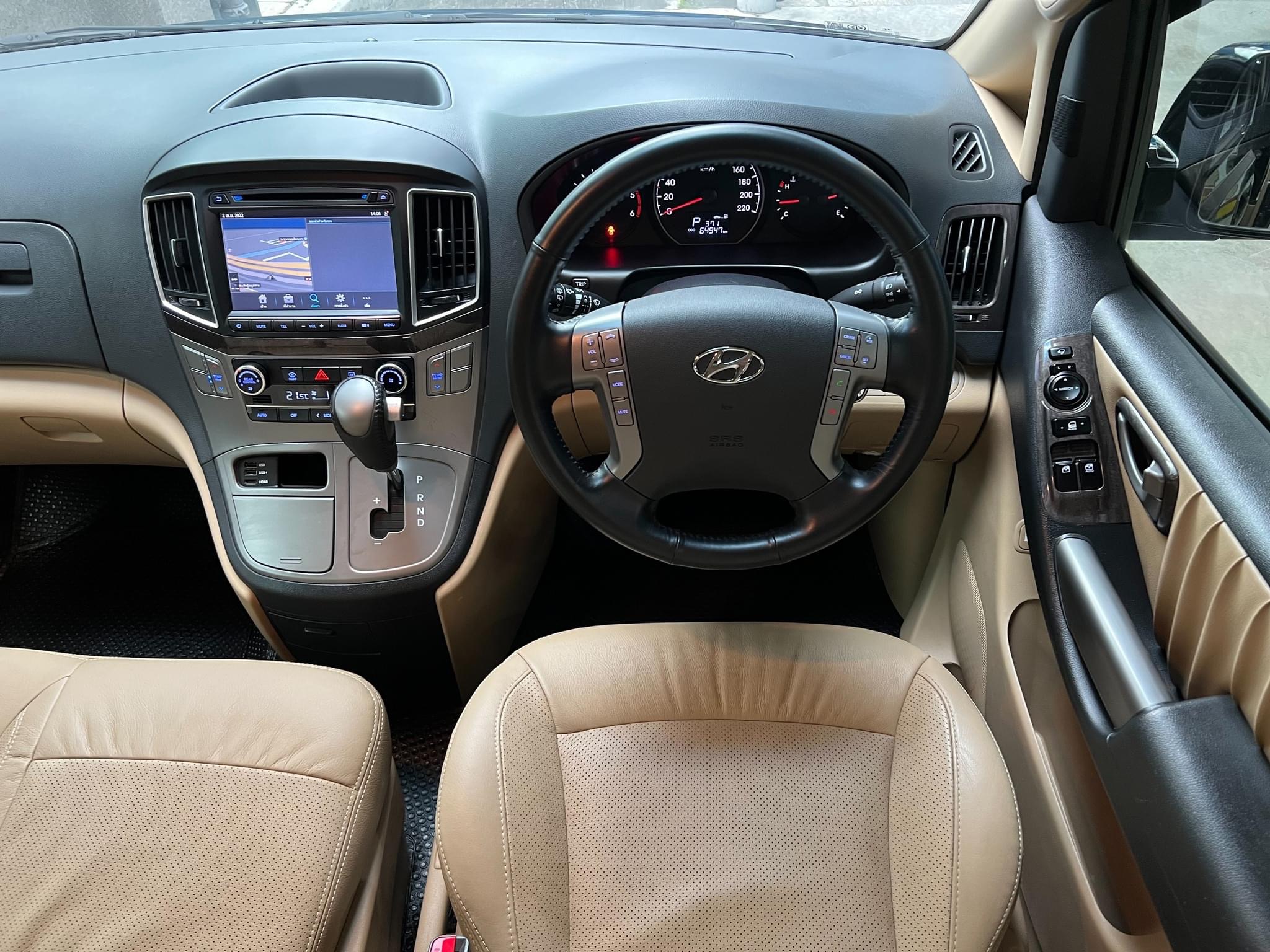 HYUNDAI H1 DELUXE TOP ปี 2017