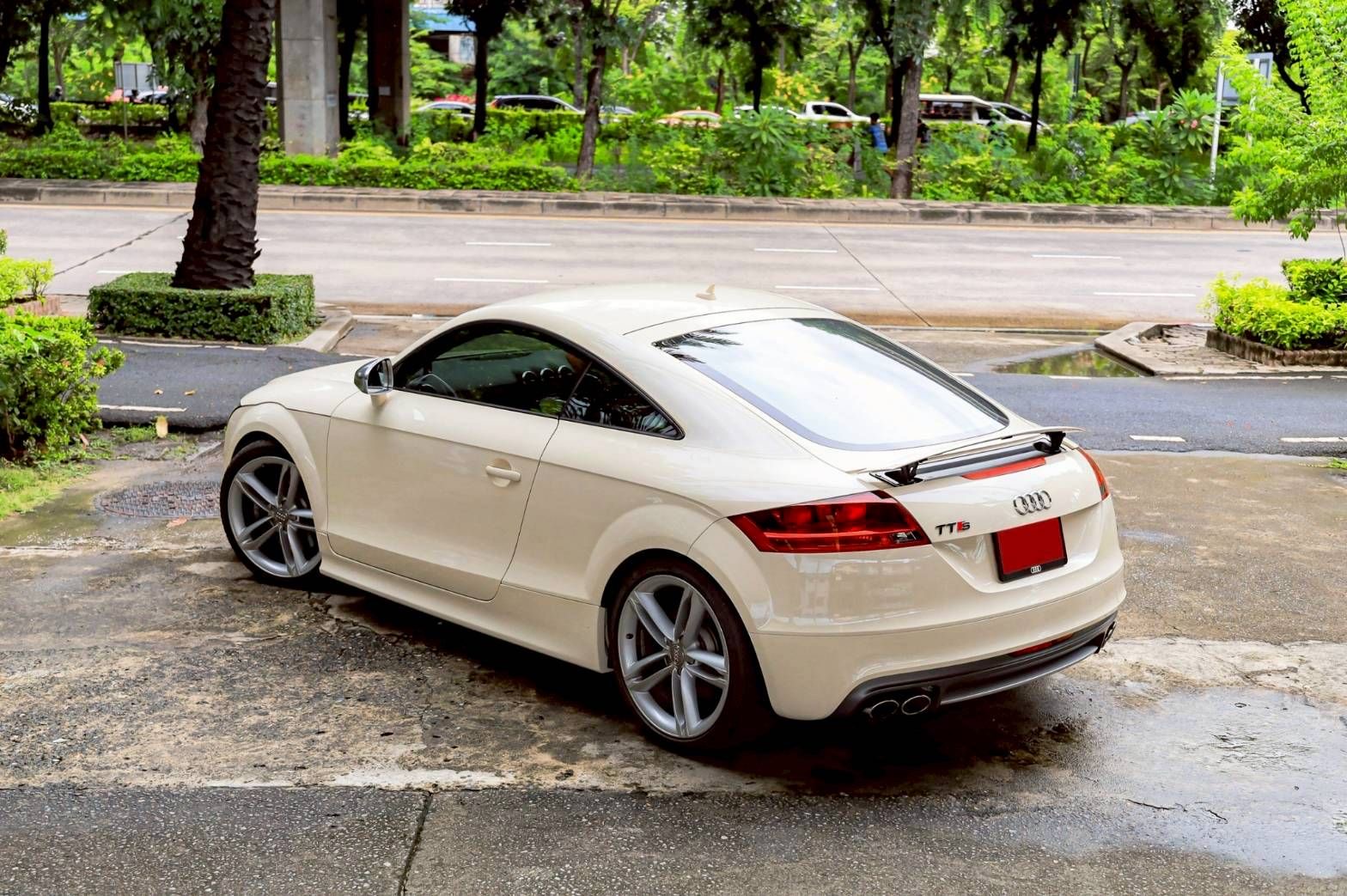 Audi TTS MK2 Exclusive ปี 2011