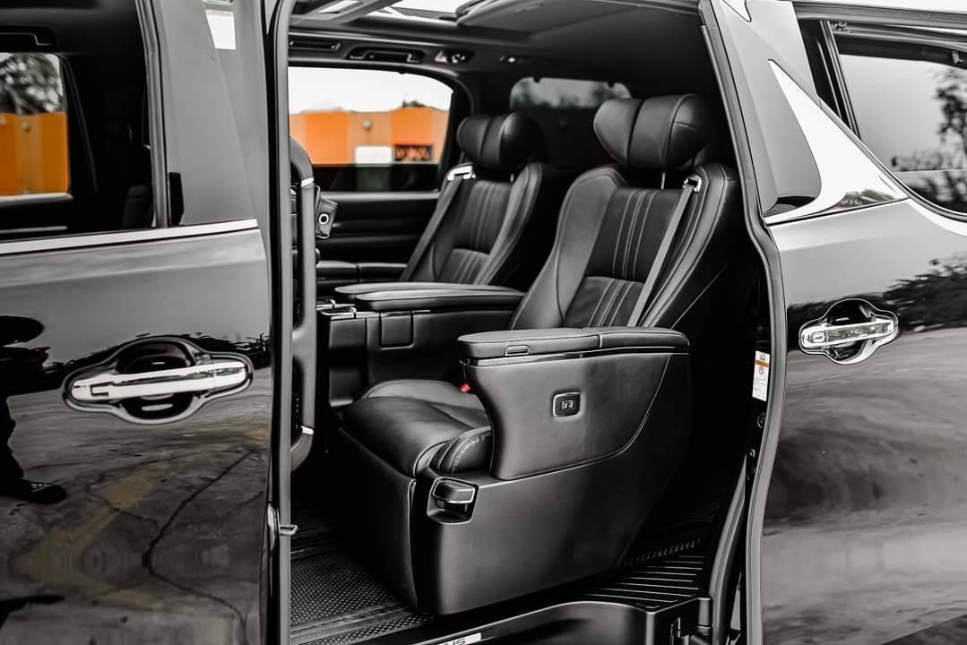 Lexus LM300h Executive 7Seat ปี 2020