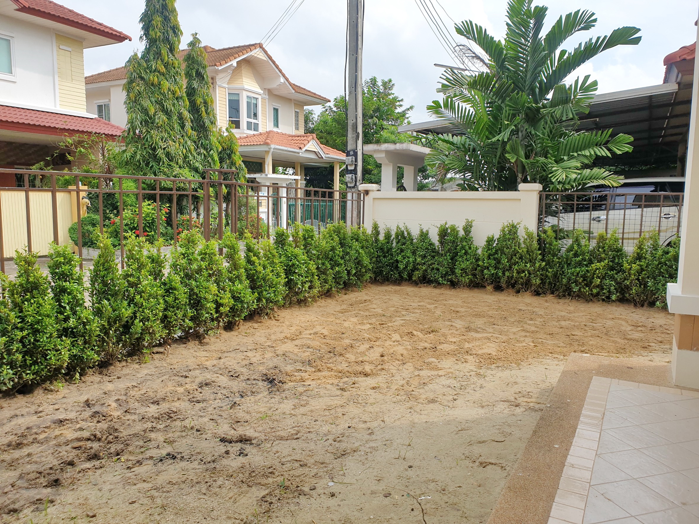 ขาย บ้านเดี่ยว เมืองปทุม ใกล้ กรุงสยามเซนต์คาร์ลอสทาสีใหม่ทั้งหลัง