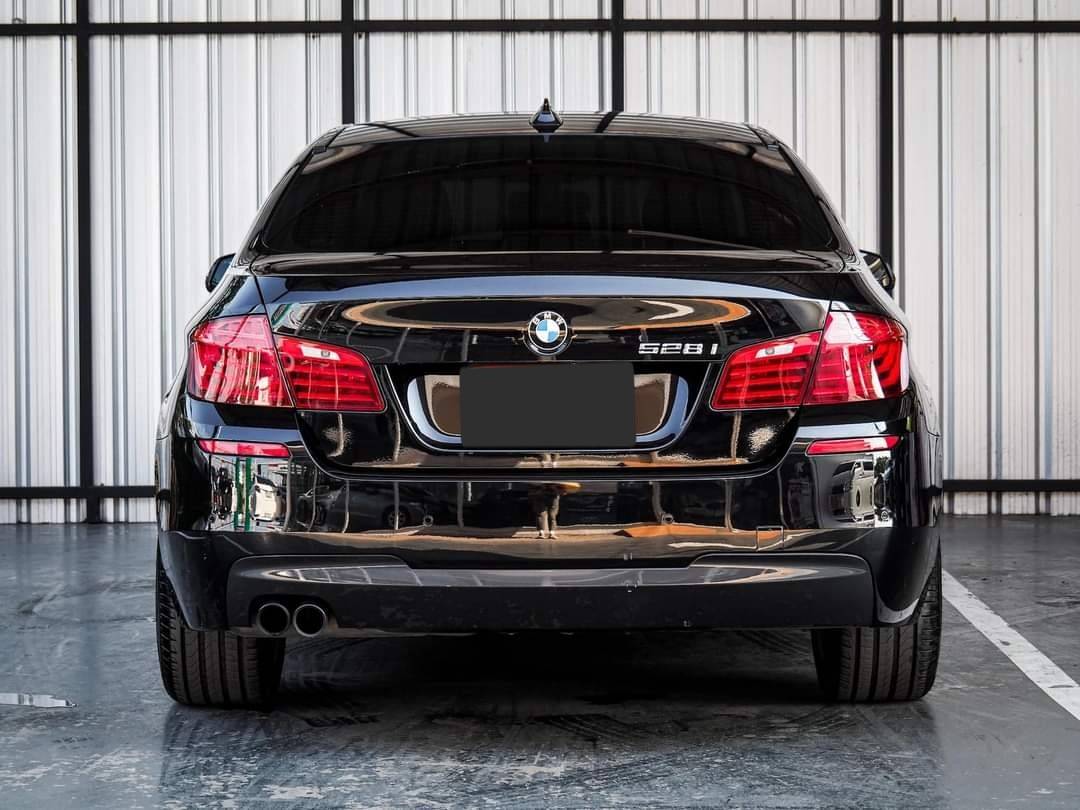 BMW 528i M Sport LCI ปี 2015 สีดำ