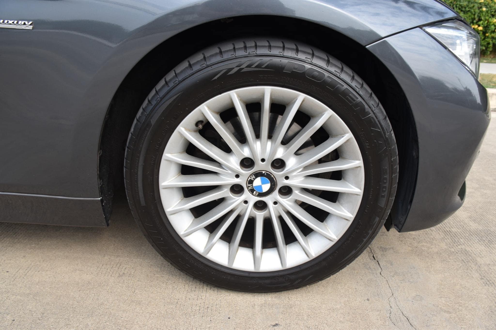 BMW F30 320i LuxuryLine ปี 2016