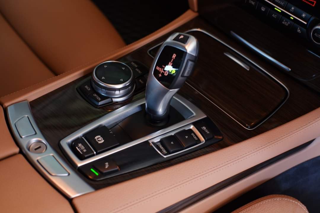 BMW 730Ld LCi Diesel 3,000 cc 6สูบ Twin turbo ปี 2014