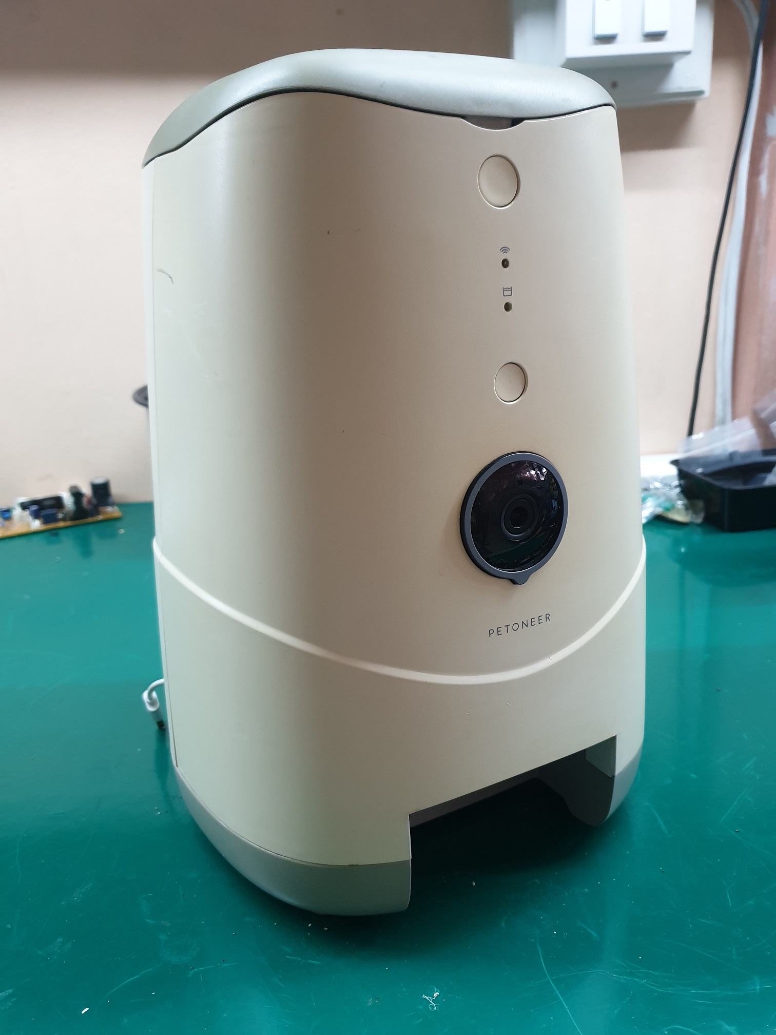 ซ่อมเครื่องให้อาหารสัตว์เเบบมีกล้อง ยี่ห้อ Nutri Vision รุ่น FDW020 อาการเครื่องไม่ทำงาน