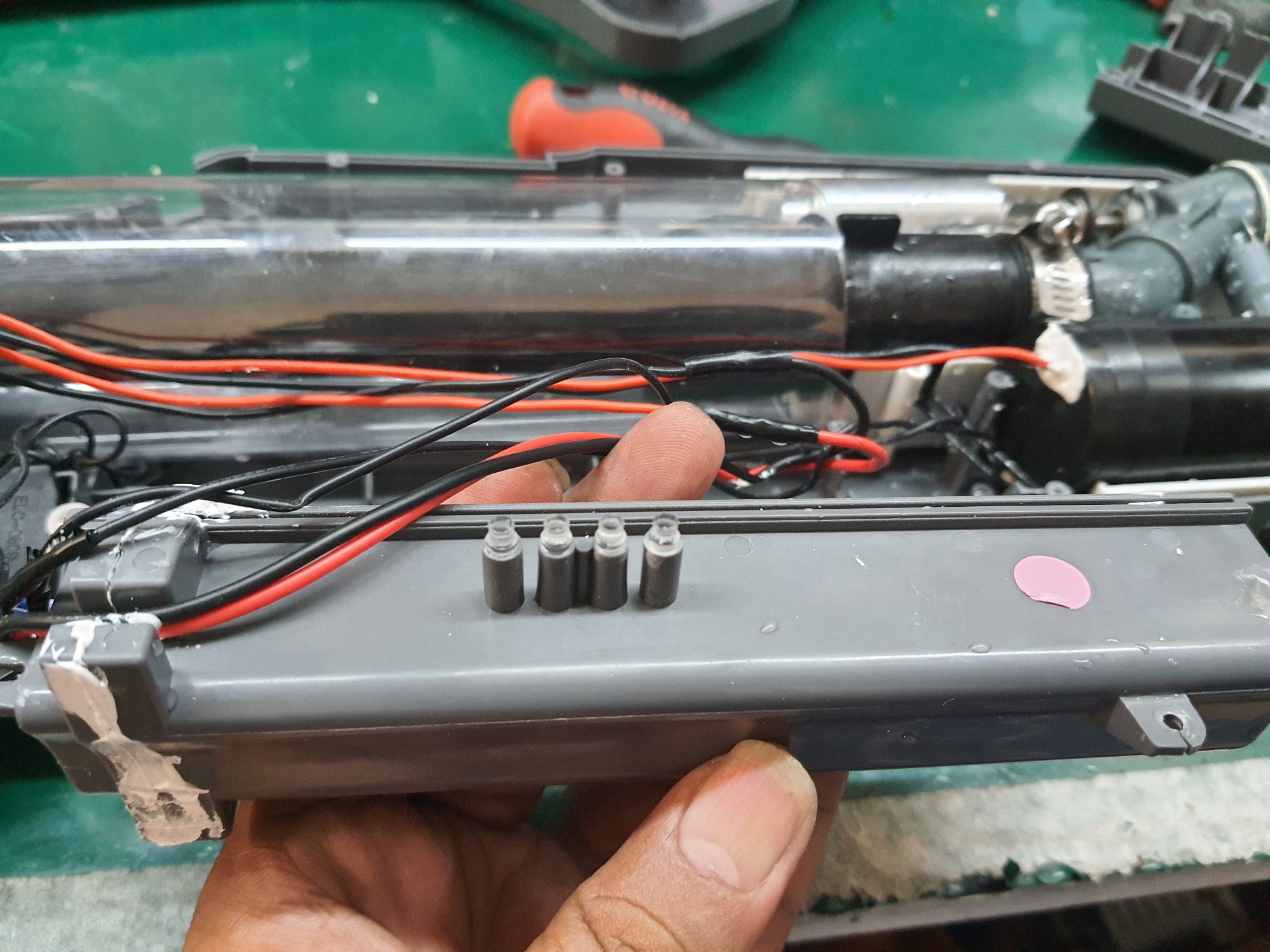 ซ่อมปืนฉีดน้ำไฟฟ้า ยี่ห้อ DH1667/BULGUN อาการชาร์จไฟไม่เข้า