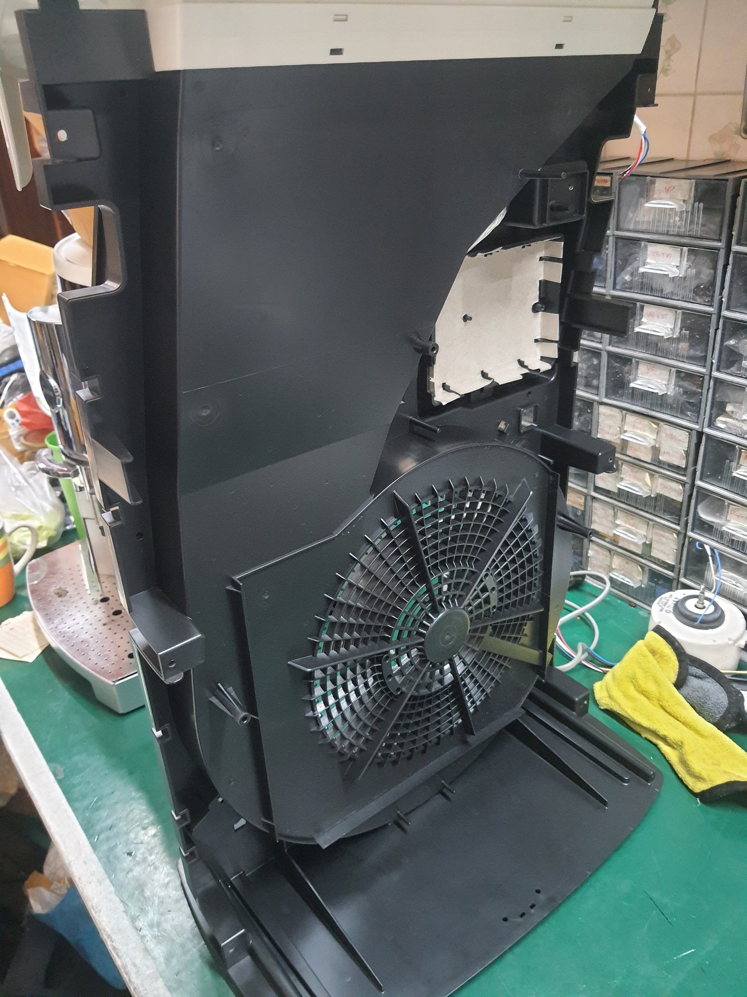 ล้างเครื่องฟอกอากาศ ยี่ห้อ SHARP รุ่น FU-A80TA-N