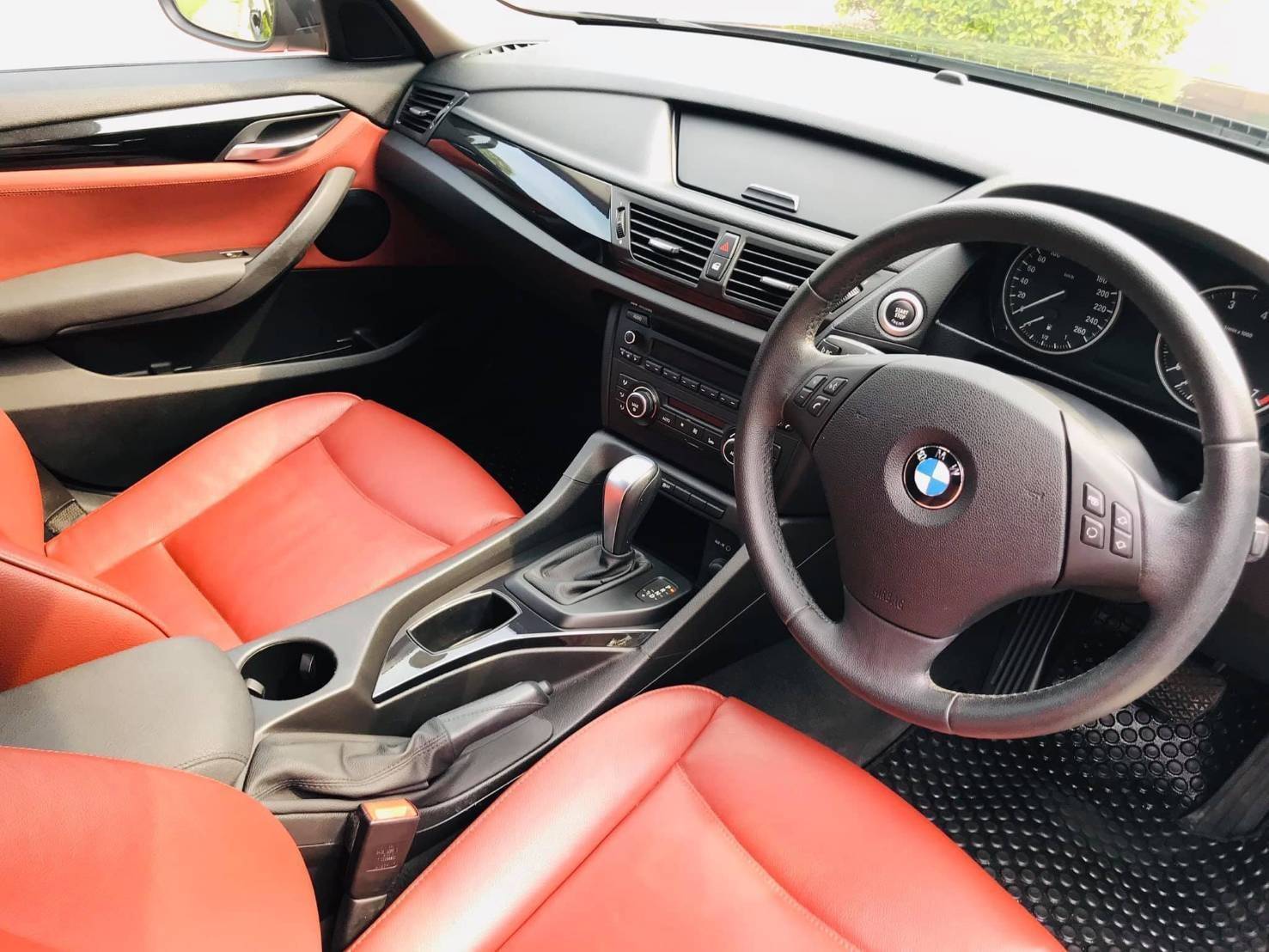 BMW X1 sDrive 1.8i X-line ปี 2012
