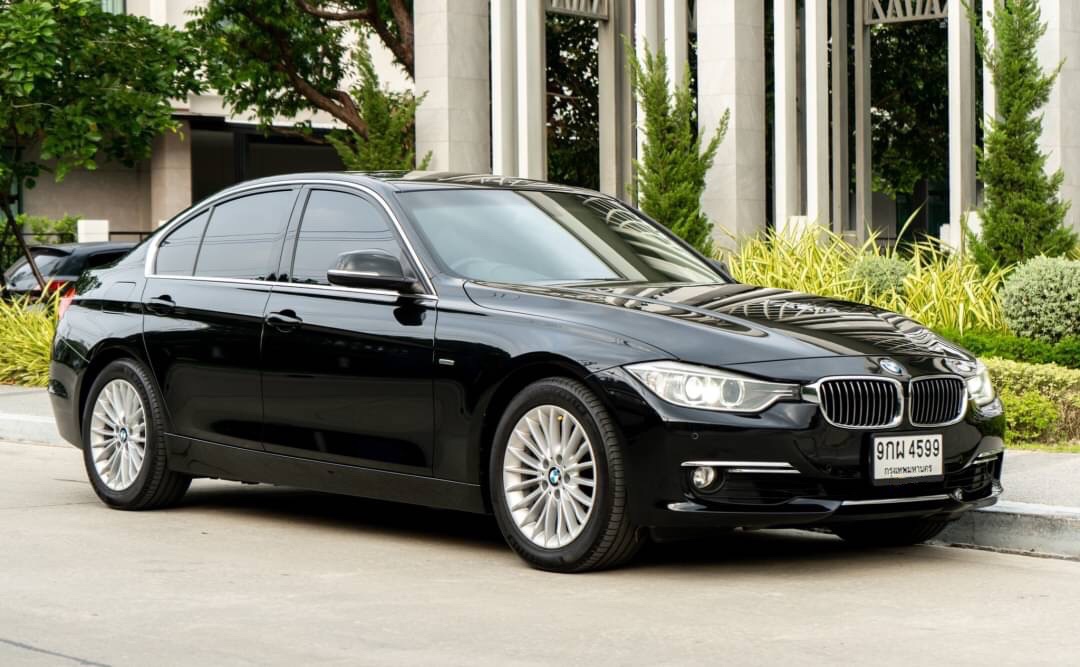 BMW 320i luxury F30 ปี 2013