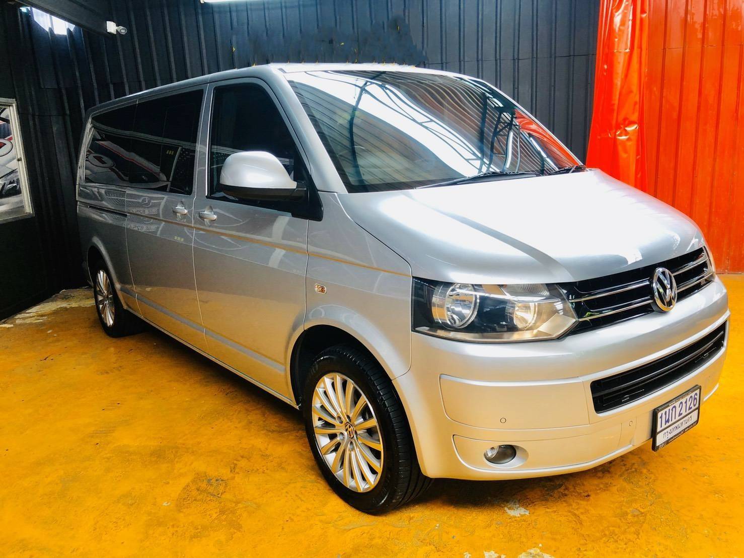 VOLKSWAGEN CARAVELLE 2.0 TDI ปี 2013