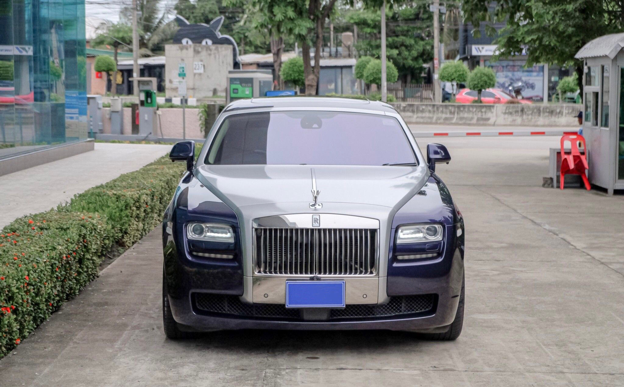 Rolls-Royce Ghost EWB ปี 2012