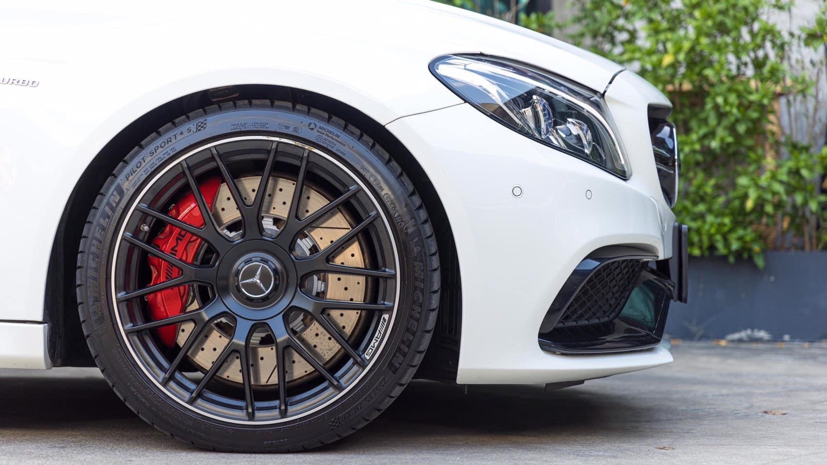 Mercedes-AMG C63s Coupe ปี 2016