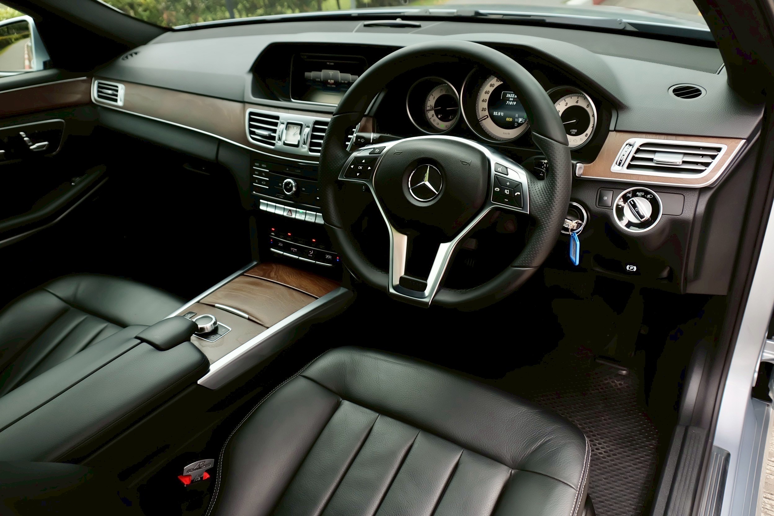 Mercedes Benz (W212) E200 CGI Facelift Edition E ปี 2017