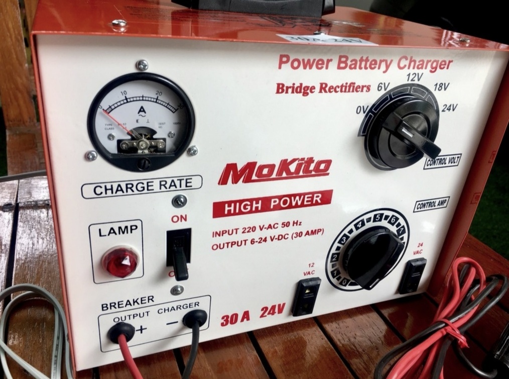 ตู้ชาร์จแบต Makito ปรับโวลต์ได้ 6-24V 30A