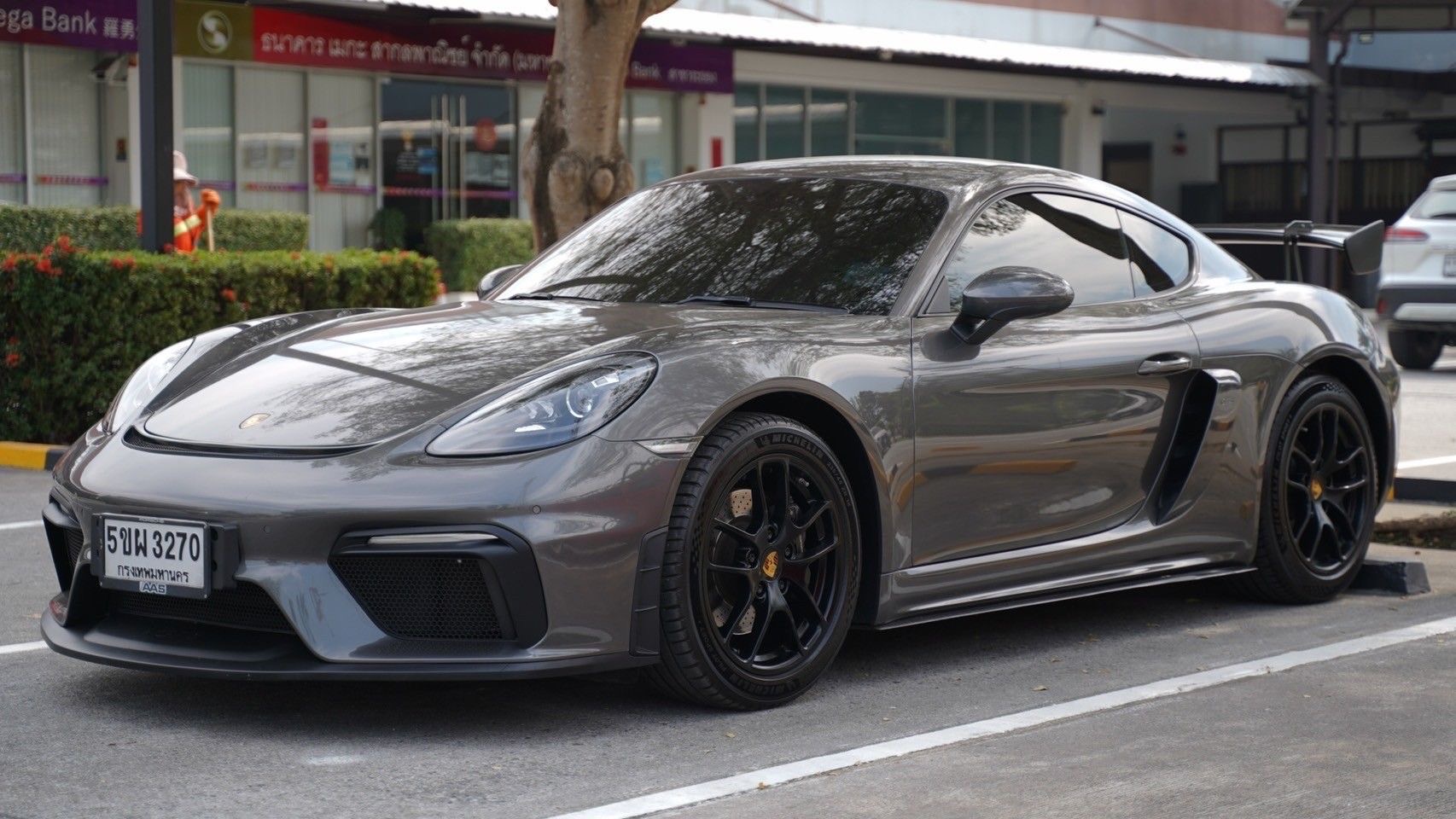 Porsche Cayman 718 GT4 ปี 2019