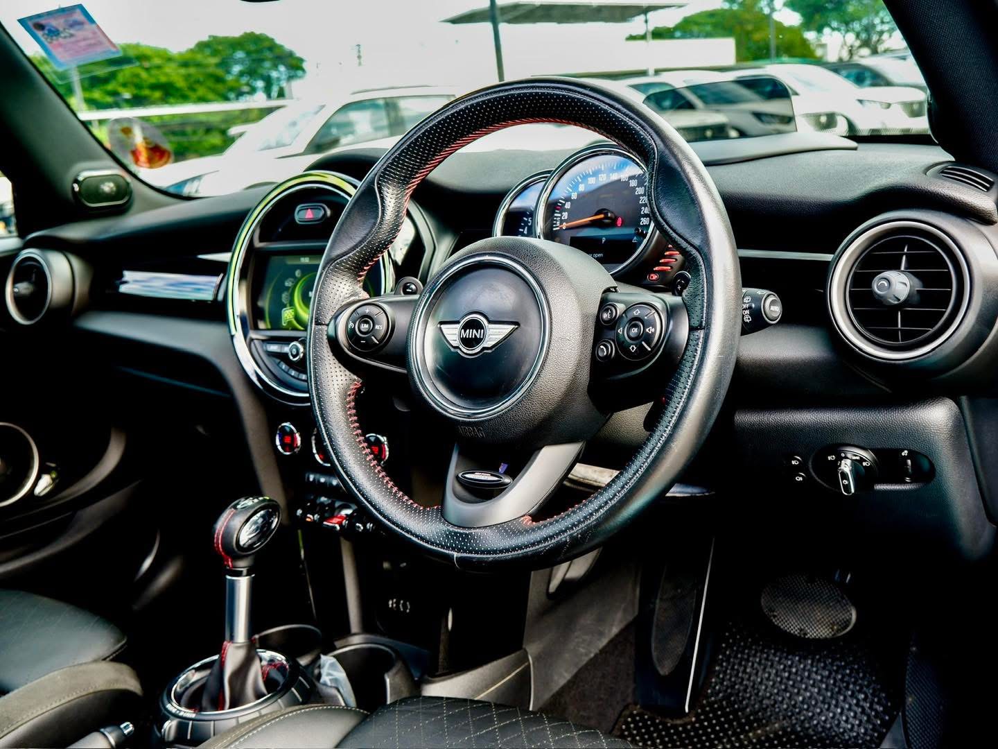 Mini Cooper S F56 Fulloption ของแต่ง JCW ปี 2015
