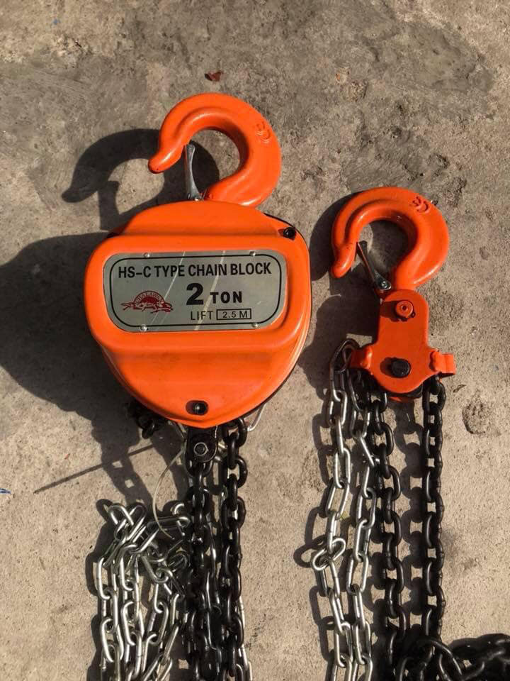 รอกโซ่ แบบเหลี่ยม ยี่ห้อ Chalawan-ชลาวัน มีขนาด 1.5 - 2 ตัน