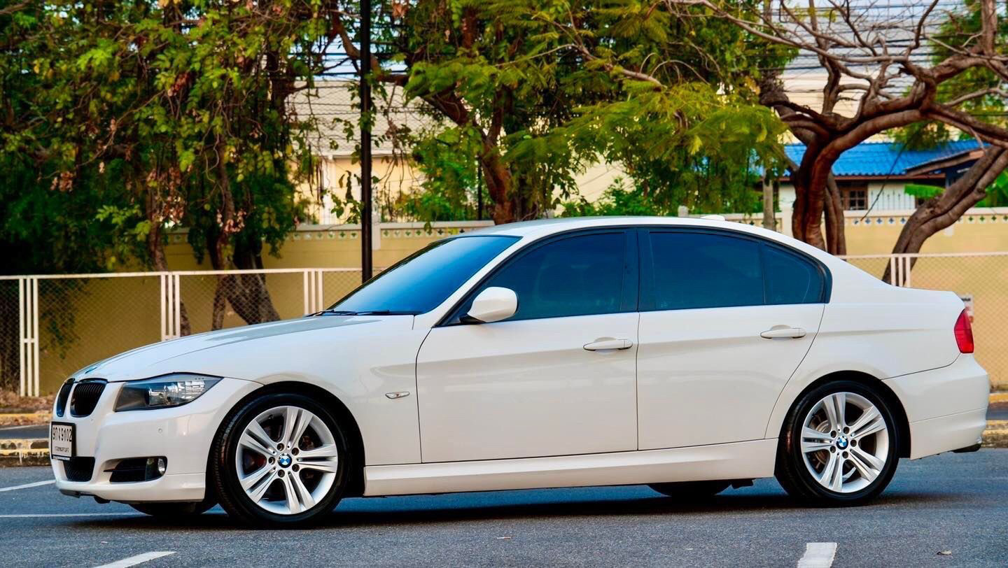 BMW E90 320d SE ปี 2011