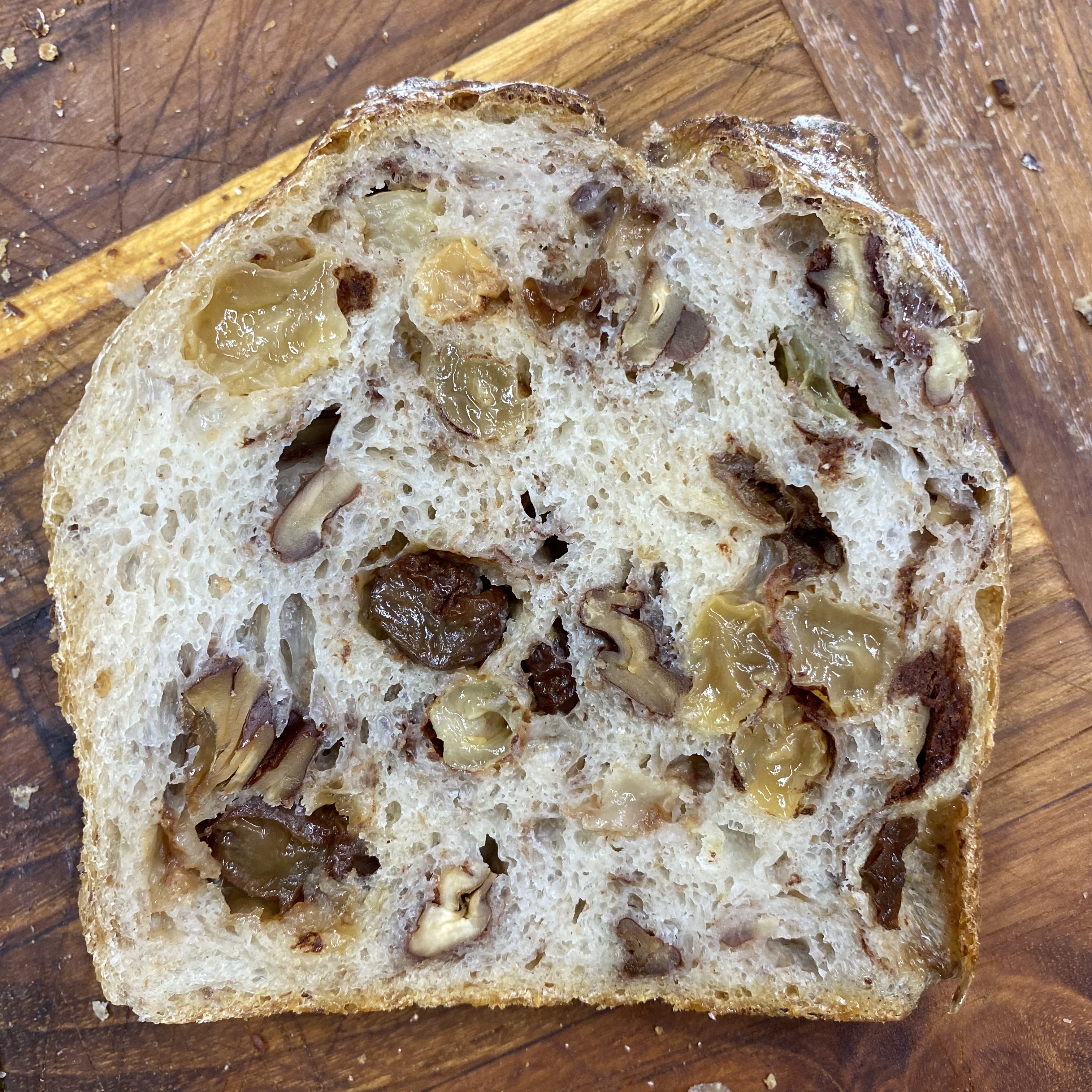 Raisins Cinnamon Pecan Sourdough (16% Whole Wheat, Vegan) Tin