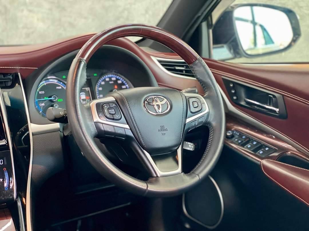 Toyota Harrier Hybrid Premium Advance Package ปี 2016