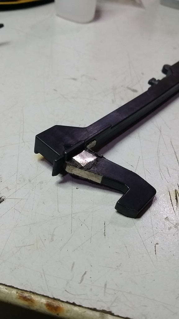 ซ่อมไมโครเวฟ ยี่ห้อ SHARP รุ่น R-7A56 อาการขาล๊อกประตูหัก