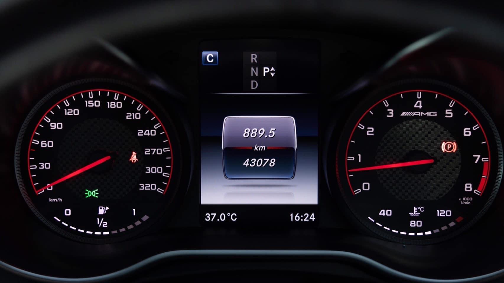 Mercedes-AMG C63s Coupe ปี 2016