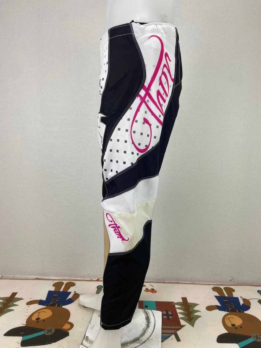 กางเกงขี่มอเตอร์ไซด์ ( มือสอง ) E&A 181: เอว 28" ยาว 24" **THOR