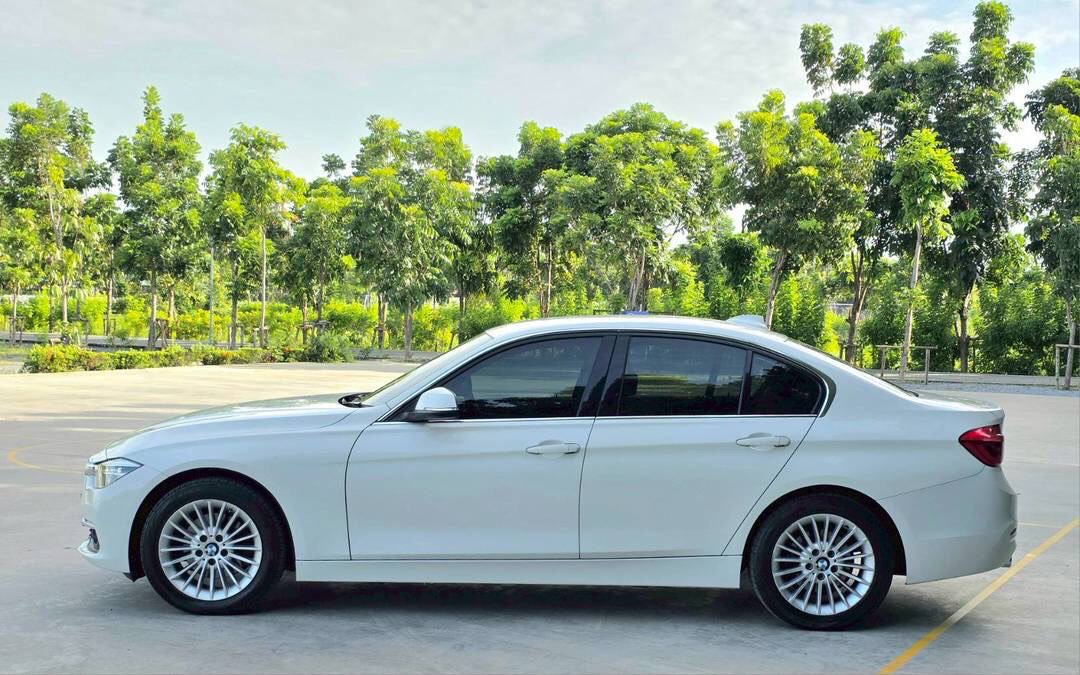 BMW 320d F30 LCI ปี 2018