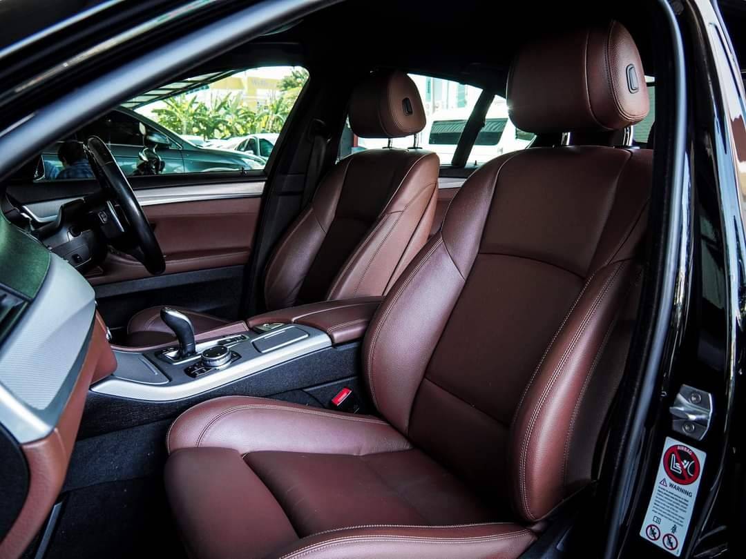 BMW 528i M Sport LCI ปี 2015 สีดำ