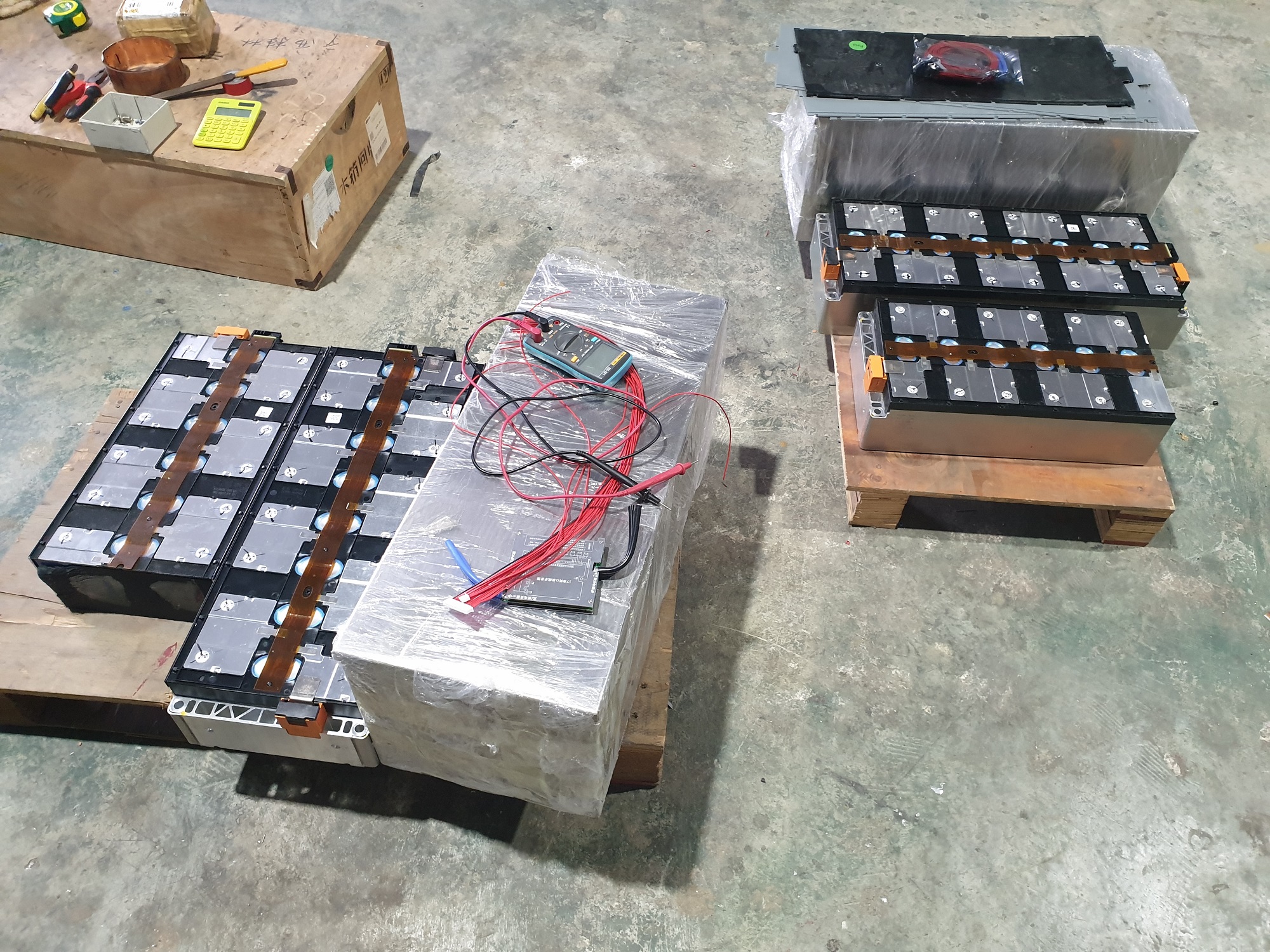 แบตเตอรี่ลิเธียม NMC CATL 235Ah ประกอบตามสั่ง 24v 48v 235Ah ราคาขึ้นอยู่กับระบบที่เอาไปใช้