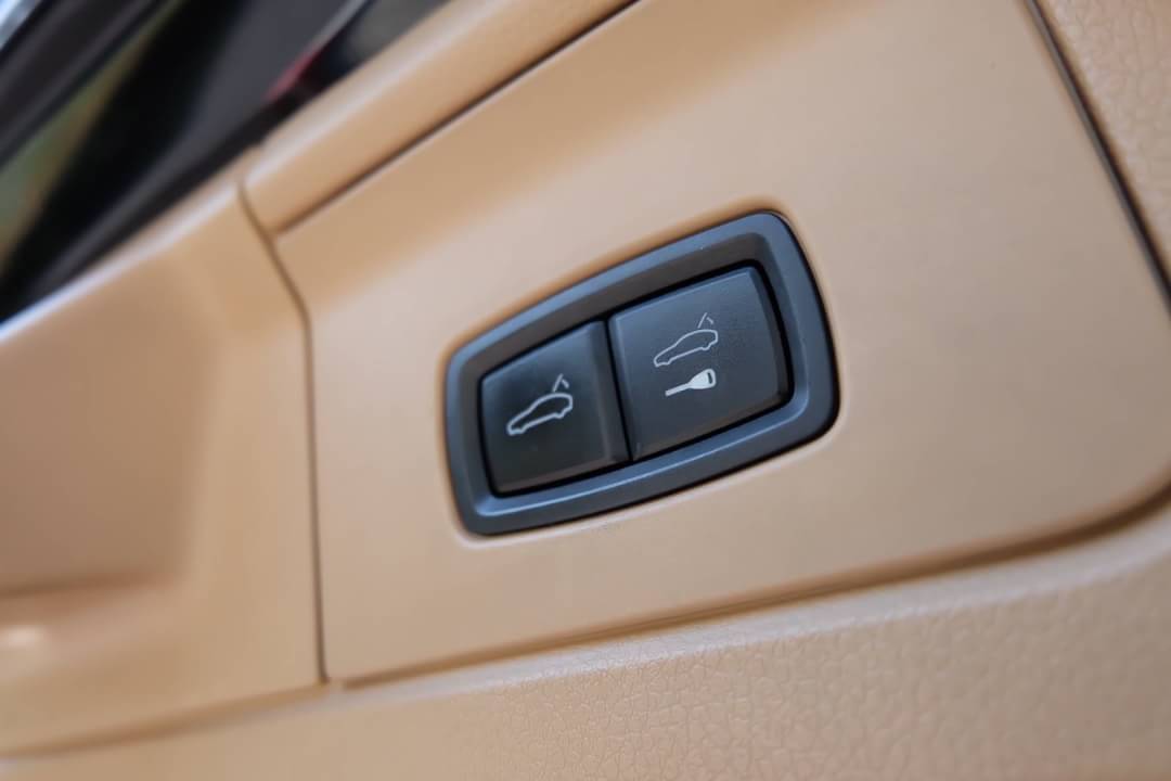 Porsche Panamera 3.0 V6 Diesel ปี 2012