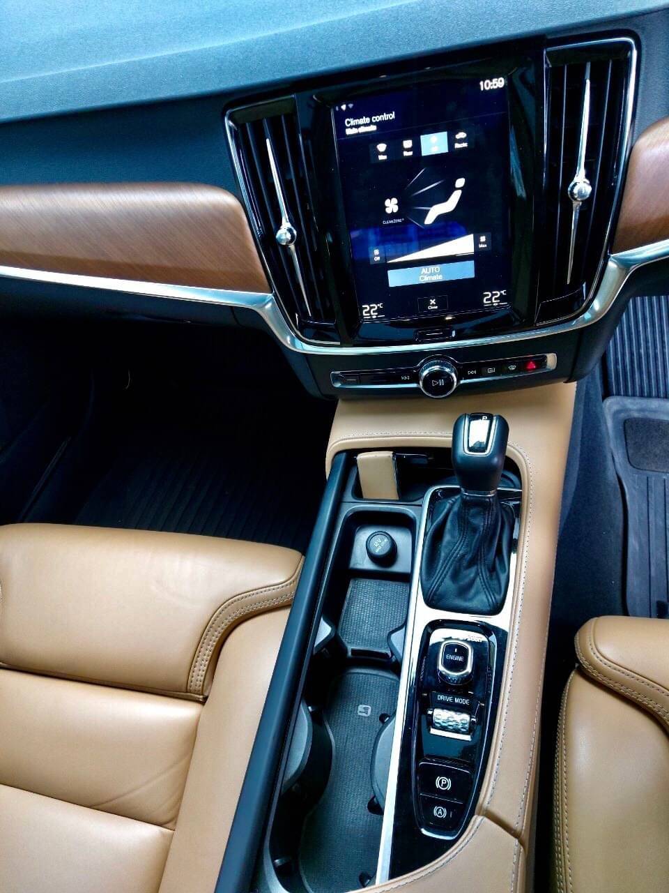 Volvo V90 van ปี 2018