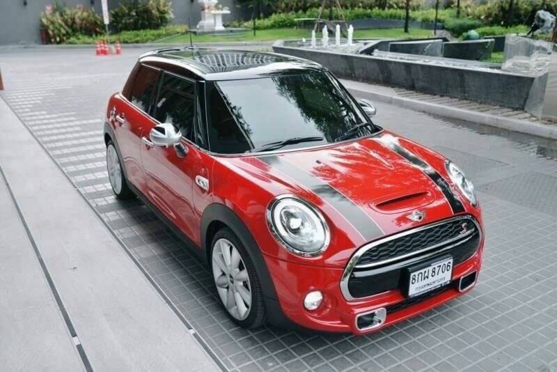 MINI Cooper S Hatch 5 Door Hightrim with glass roof ปี 2016