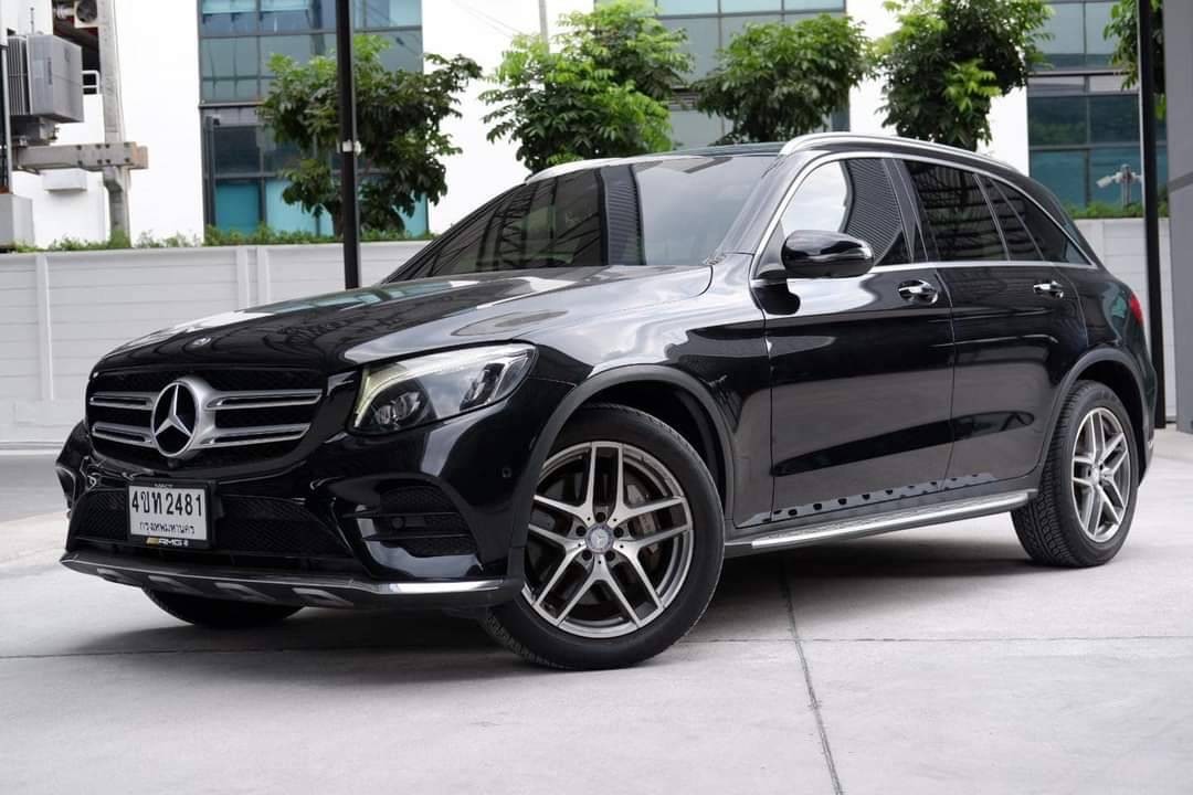BENZ GLC250d AMG ปี 2016 จด 2017