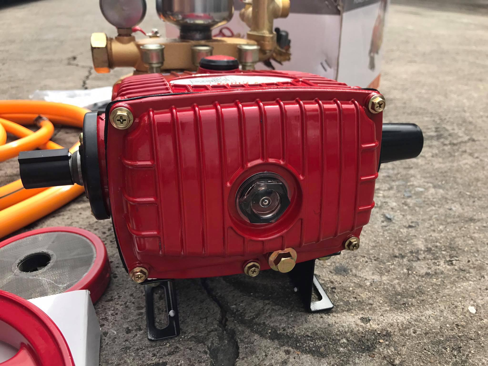 ปั๊มพ่นสามสูบ รุ่น KT-TF-30-2in1 (ธรรมดา/ออโต้) ขนาด 1"