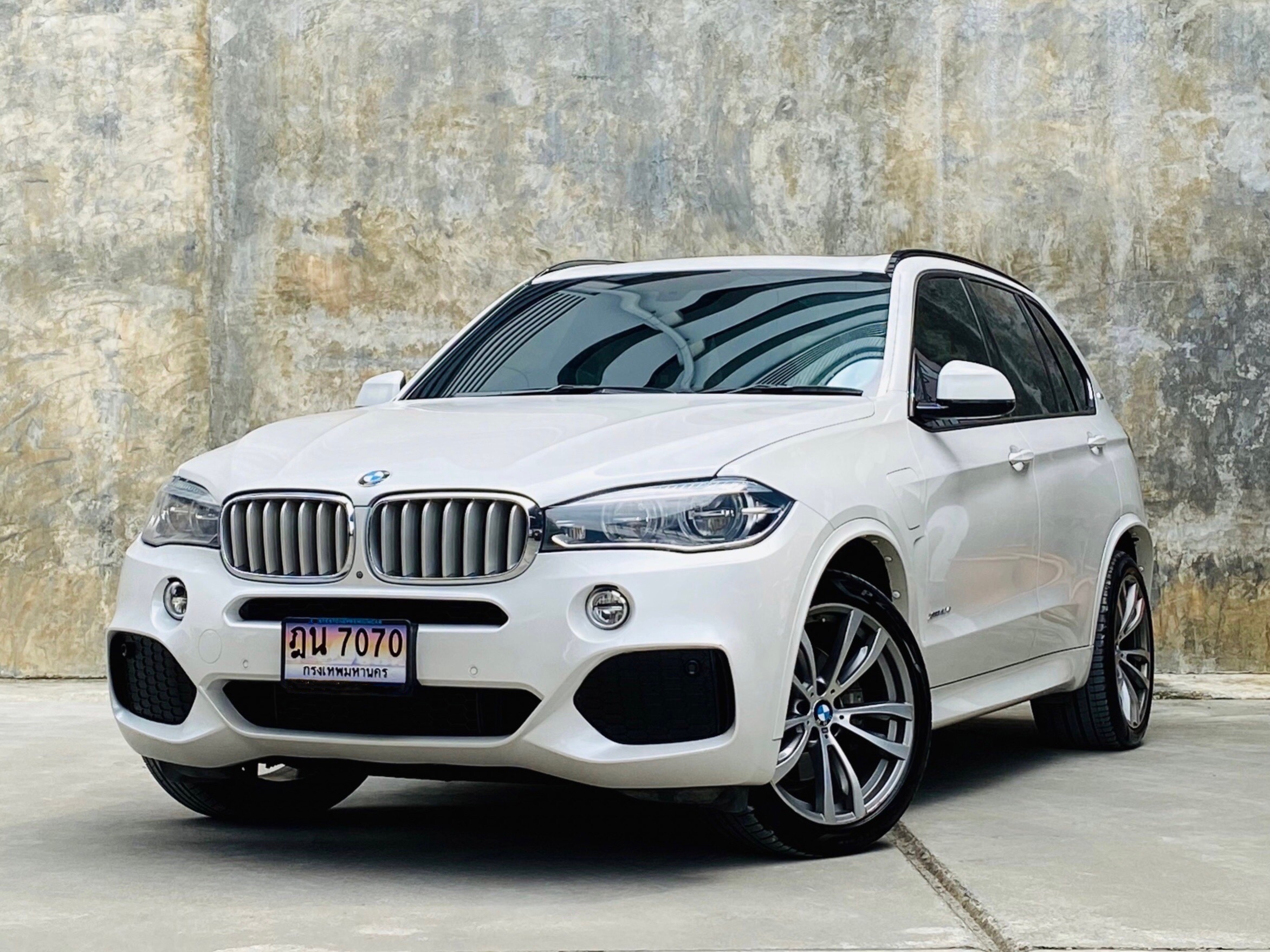 BMW X5 xDRIVE 40e M SPORT โฉม F15 ปี 2017