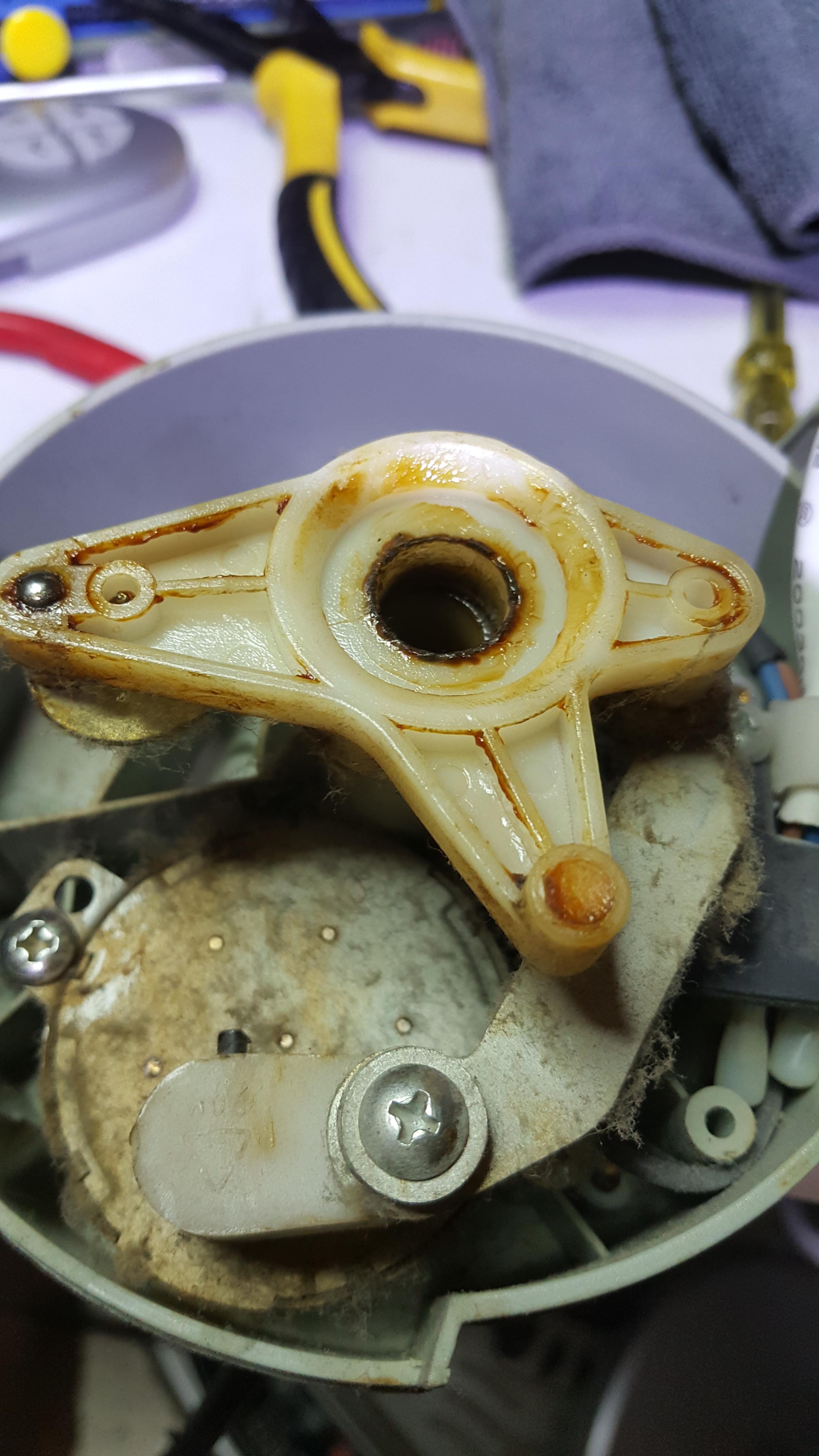 ซ่อมพัดลม ยี่ห้อ BIONAIRE รุ่น BT16 อาการเปิดเครื่องไม่ติด