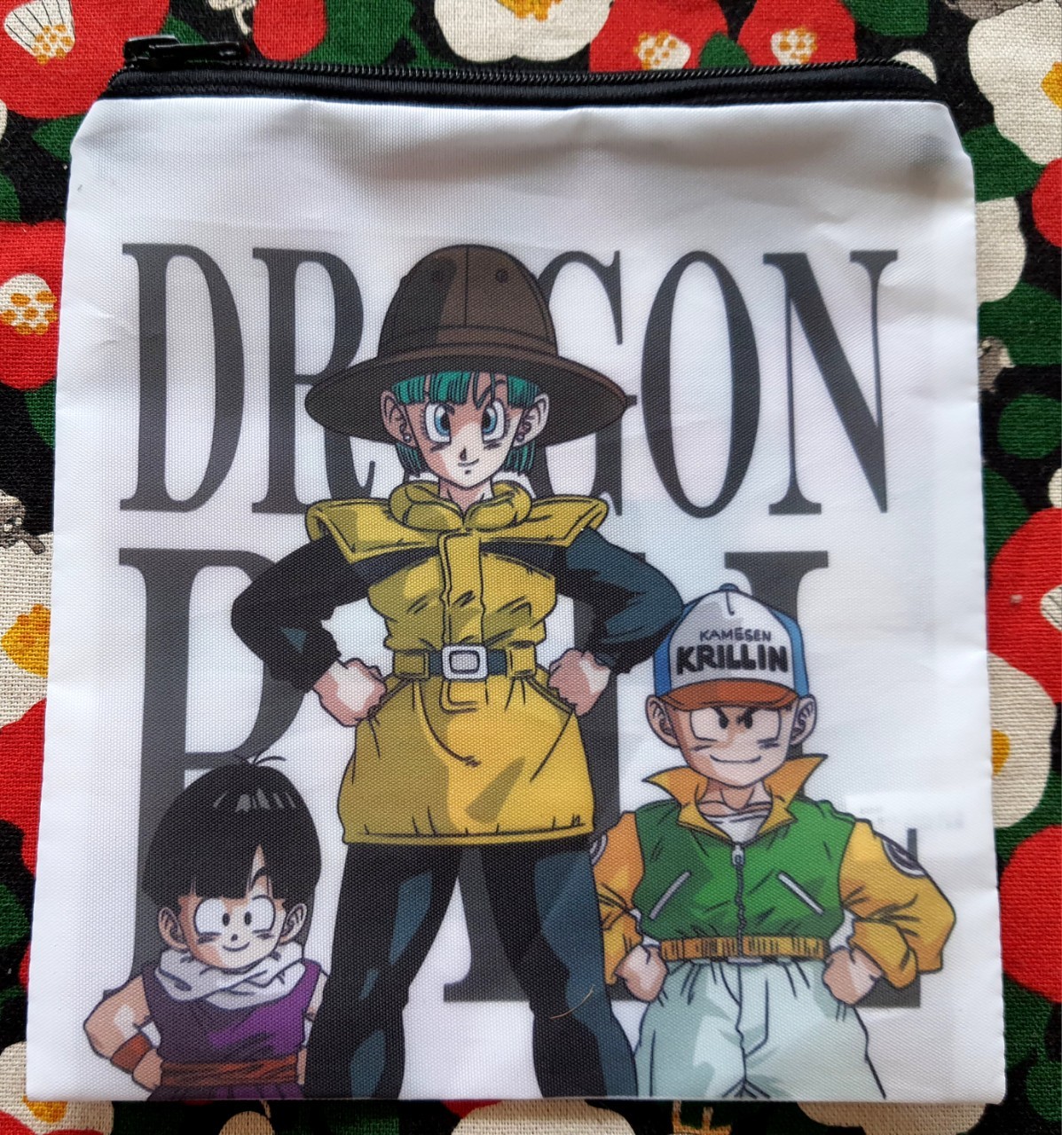 Dragon ball กระเป๋าใส่ของ กระเป๋าเครื่องสำอาง ใส่เครื่องเขียน กระเป๋าผ้า ดราก้อนบอล มีซิป น่ารักมากค่ะ ของแท้จากญี่ปุ่น Size : 15 x 17 cm Kamesen krillin