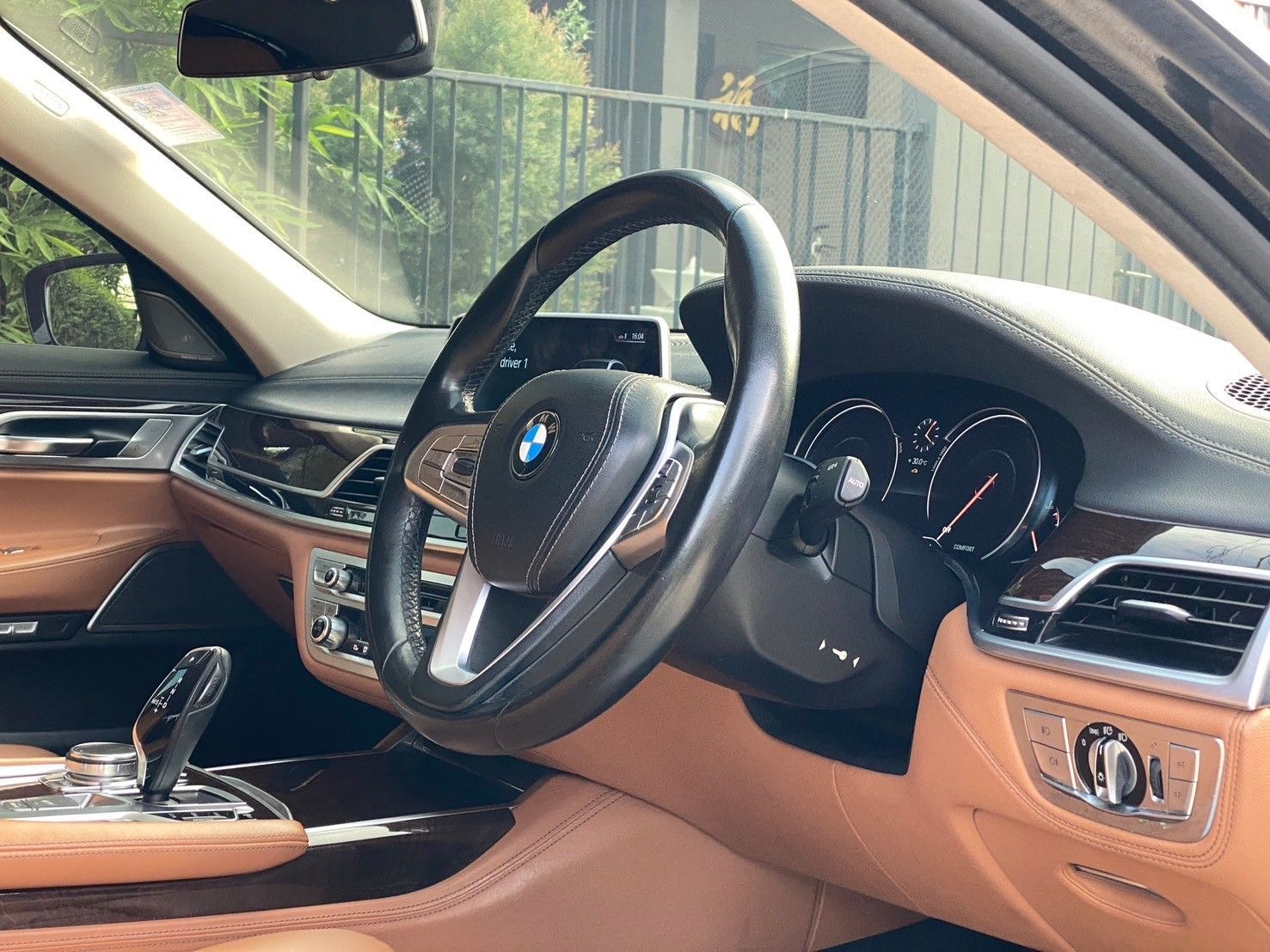 BMW 740LI สีดำ ปี 2016