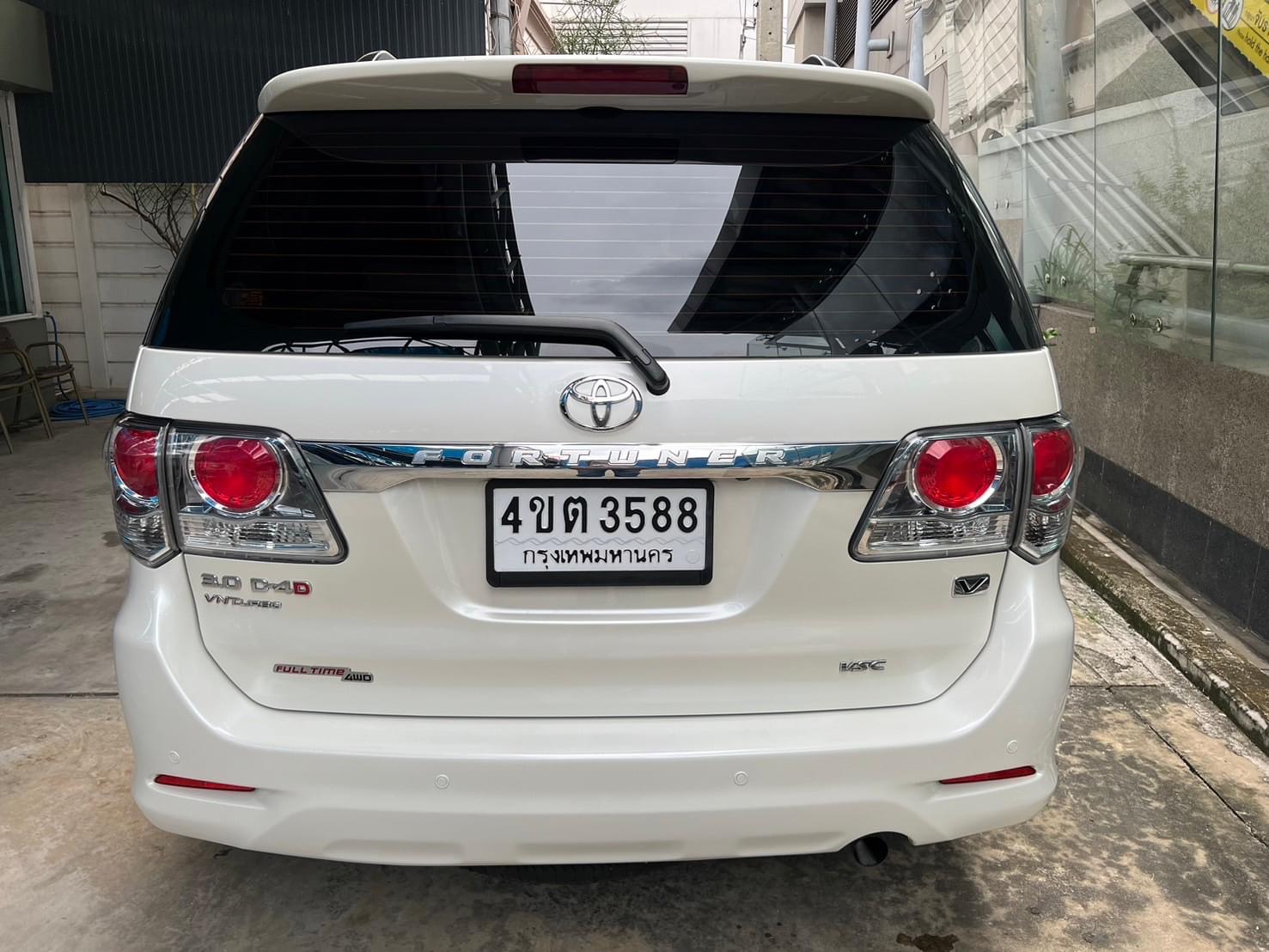TOYOTA FORTUNER 3.0V D4D VN TURBO 4WD ปี 2012