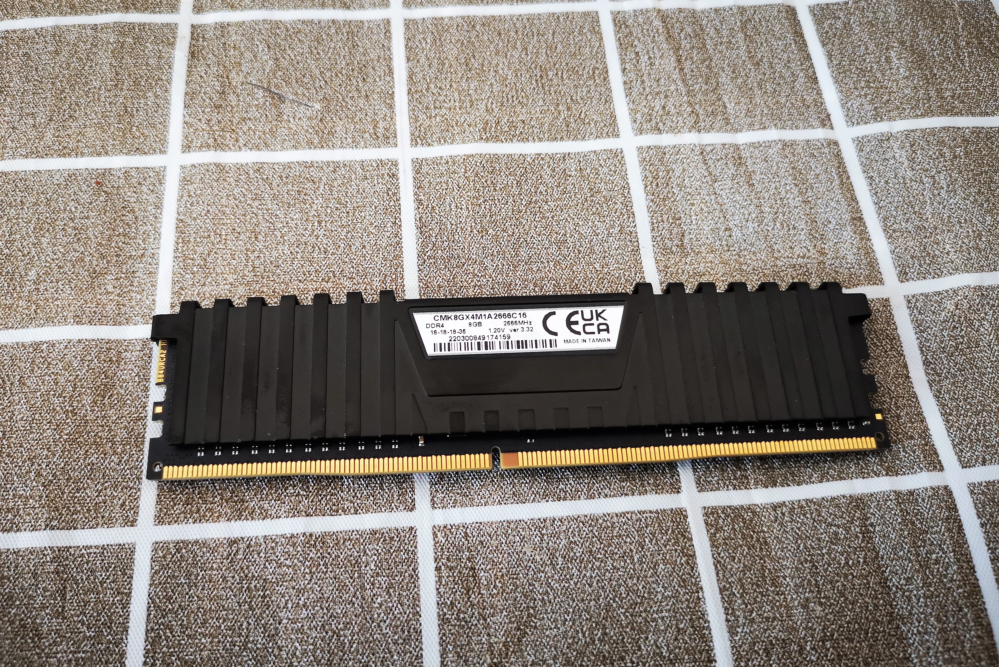 Ram Corsiar Vengeance LPX DDR4 8G/2666 (ดำ, แดง)