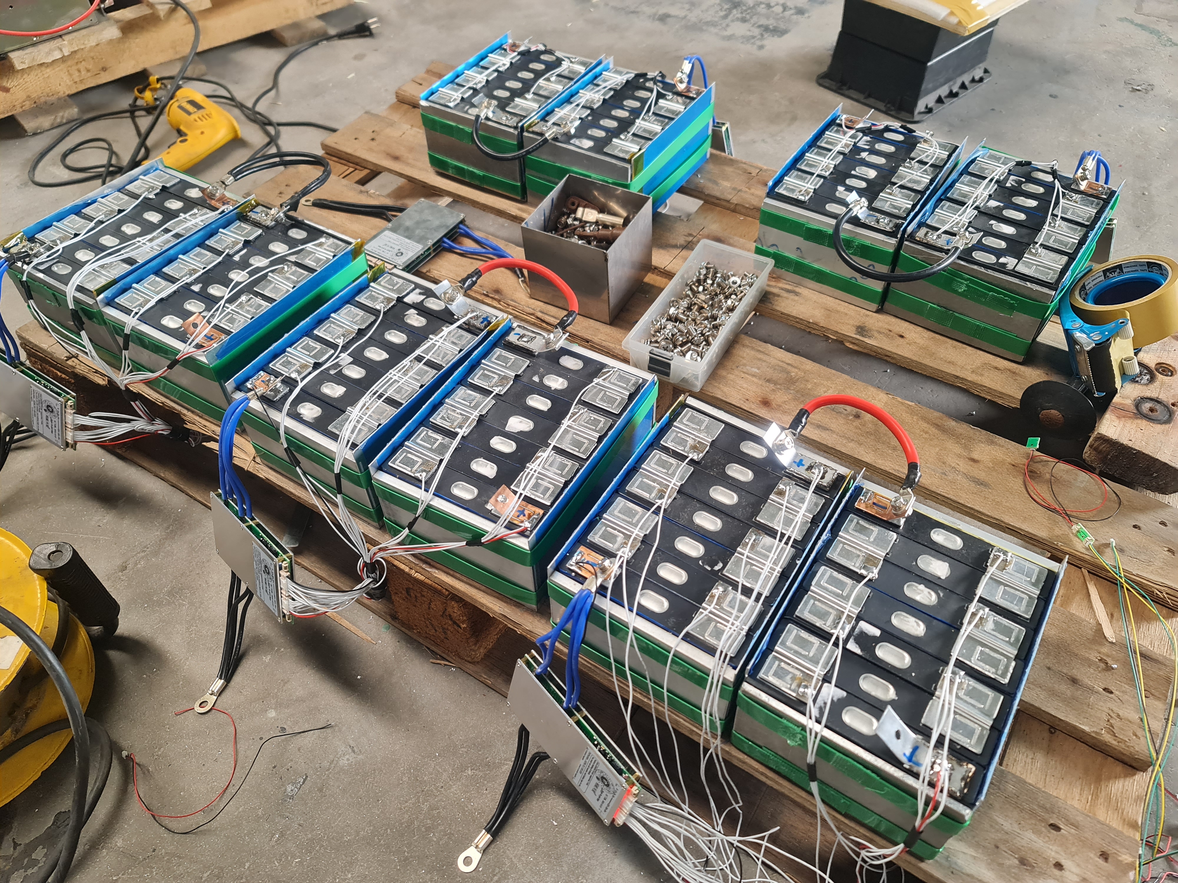 แบตเตอรี่ลิเธียม NMC 48v 50Ah สำหรับ จักรยานไฟฟ้า สามล้อไฟฟ้า
